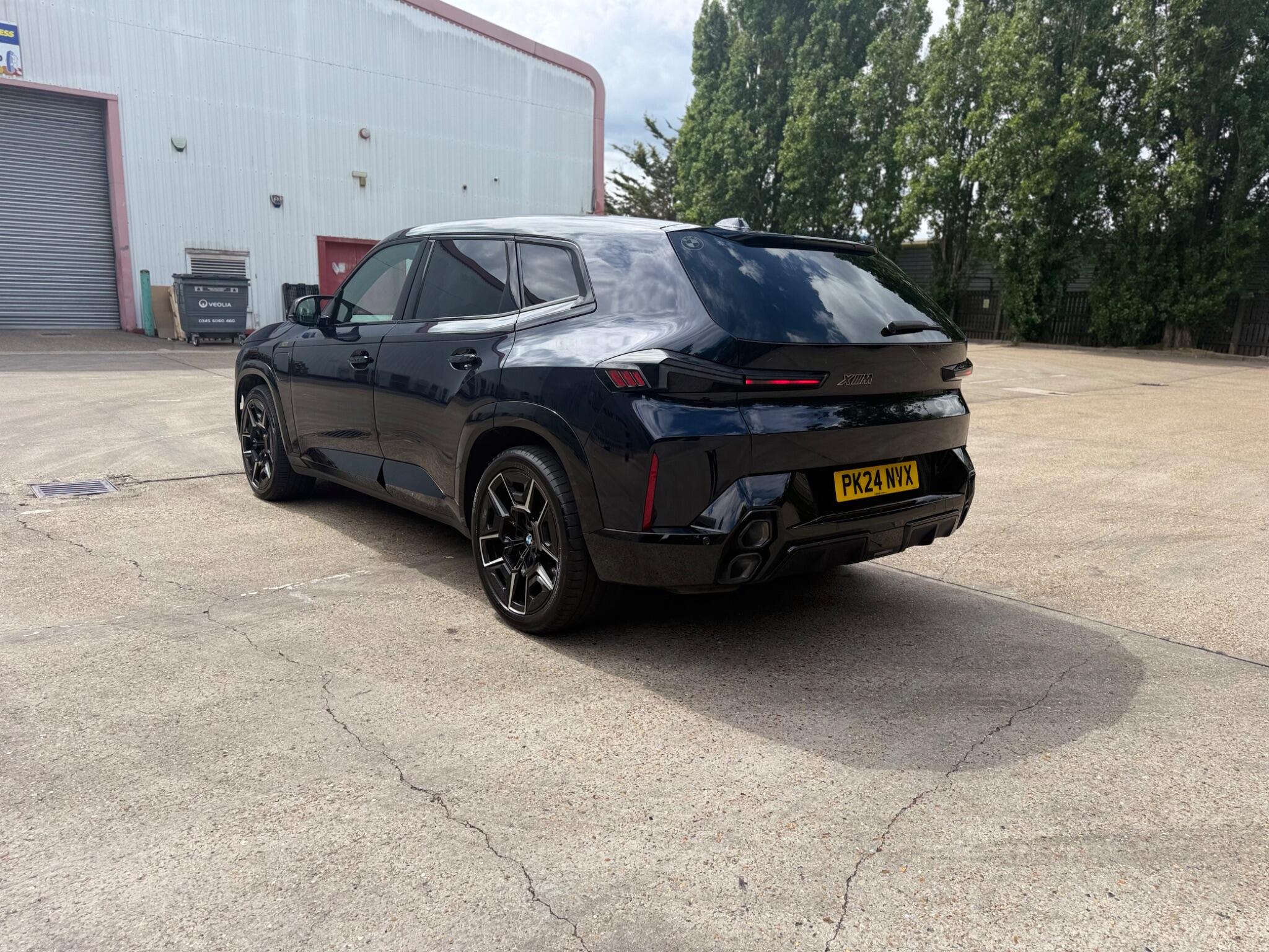 BMW XM view 4