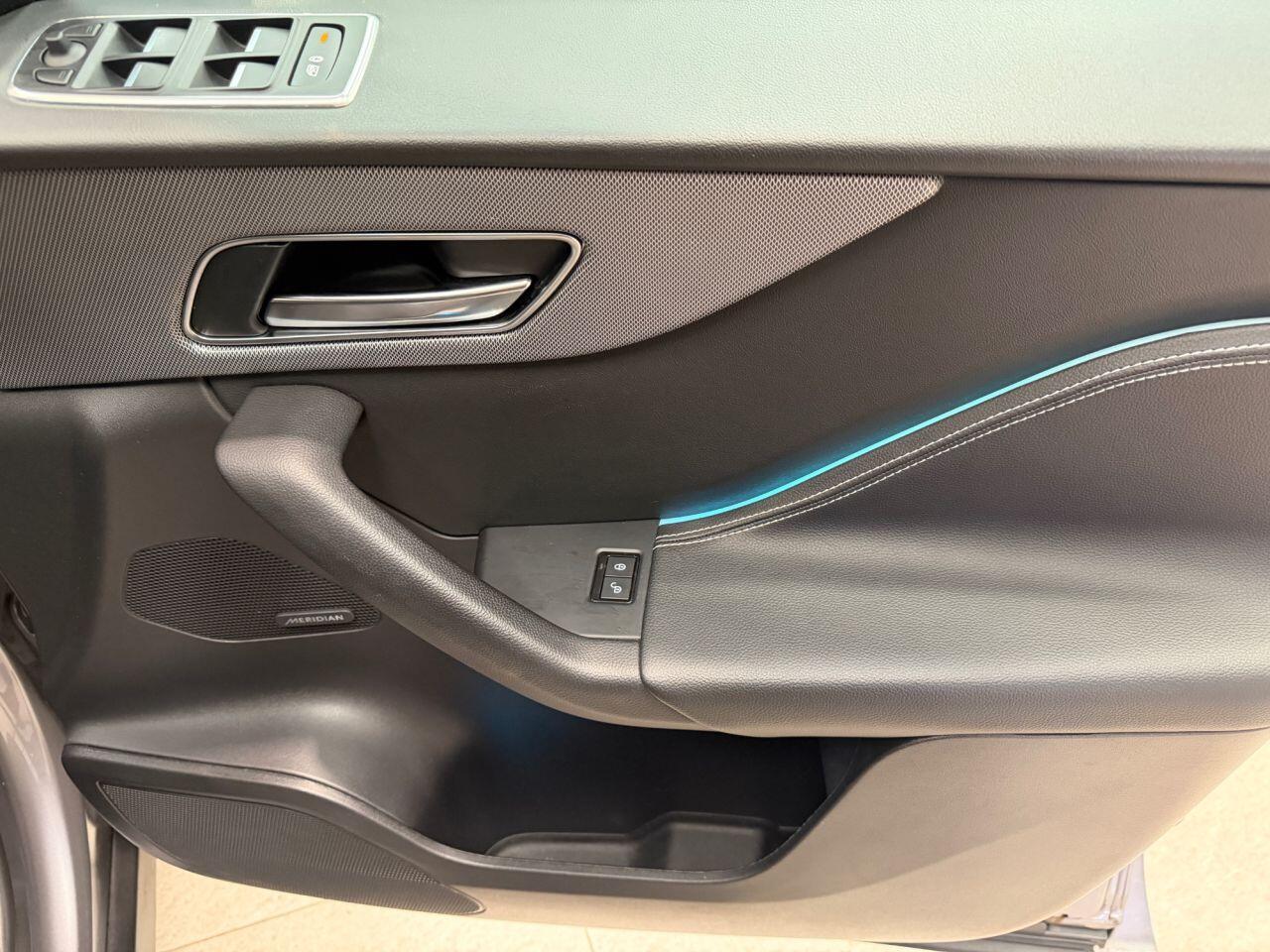 Jaguar F-Pace view 26