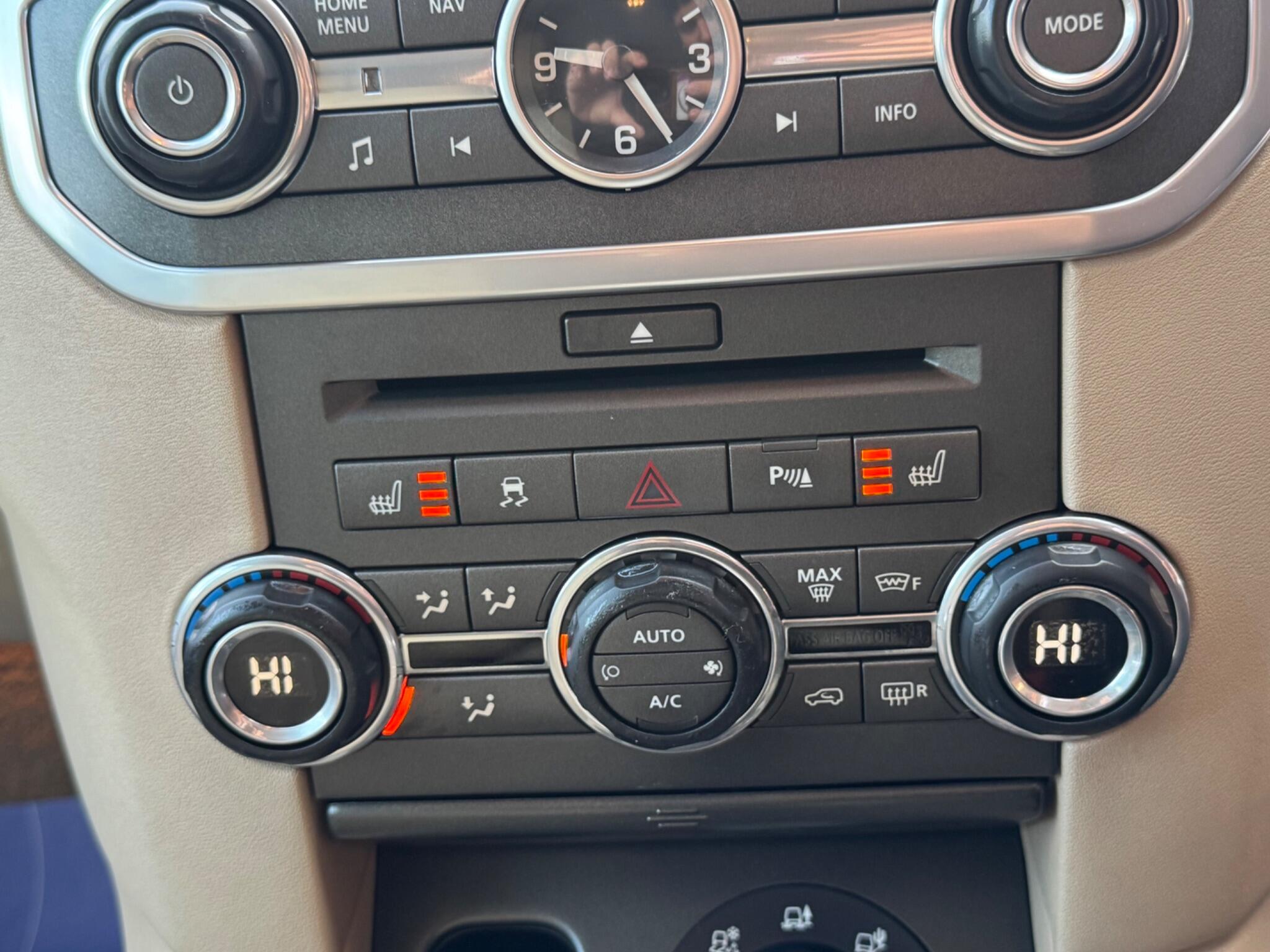 Land Rover Discovery 4 view 22