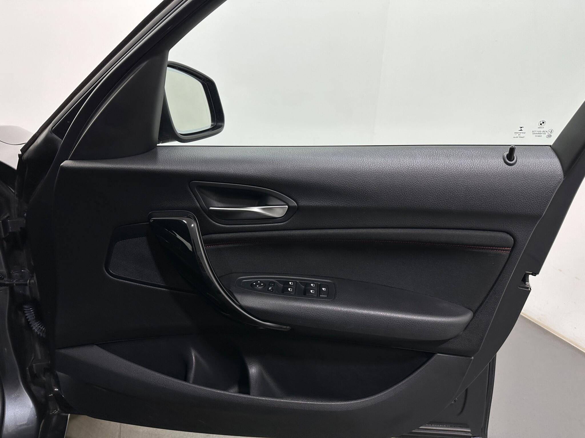 BMW 1 Series view 34