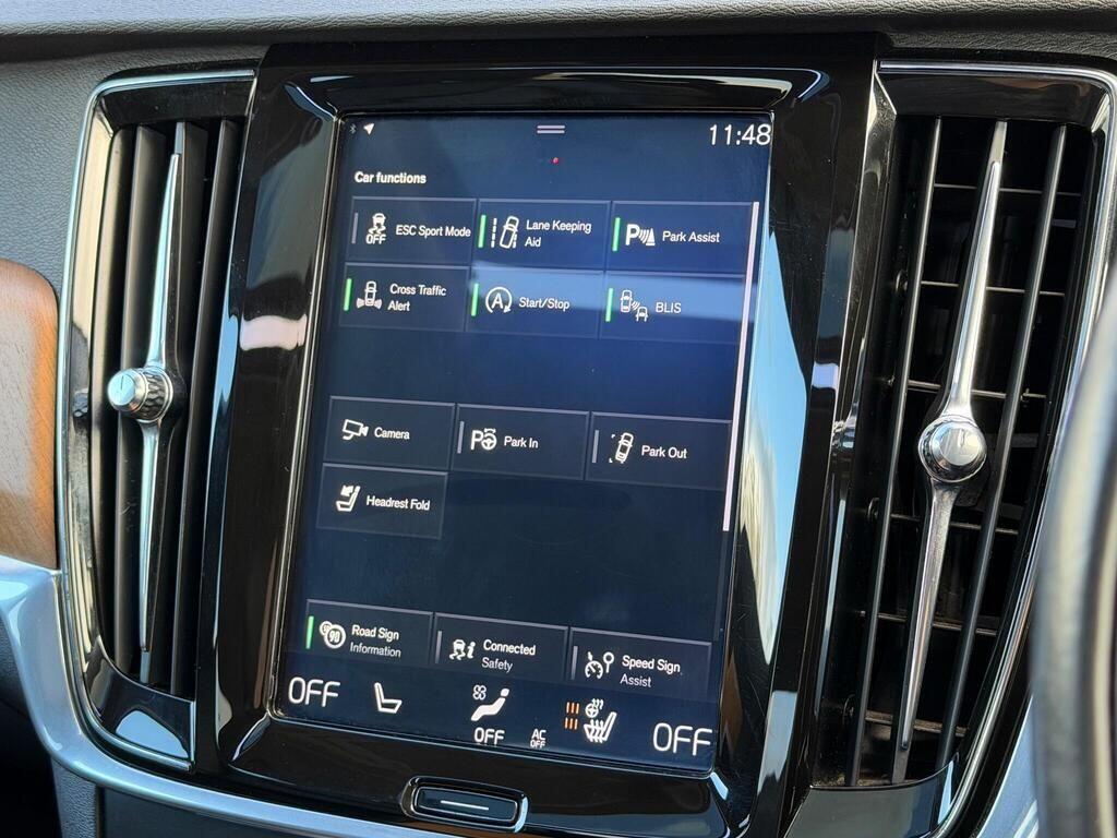 Volvo S90 view 34