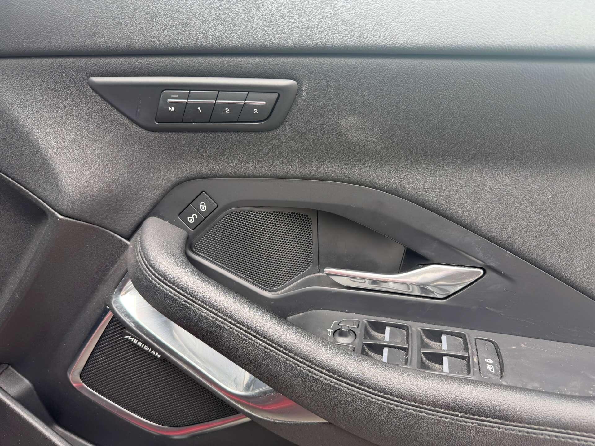 Jaguar E-Pace view 21