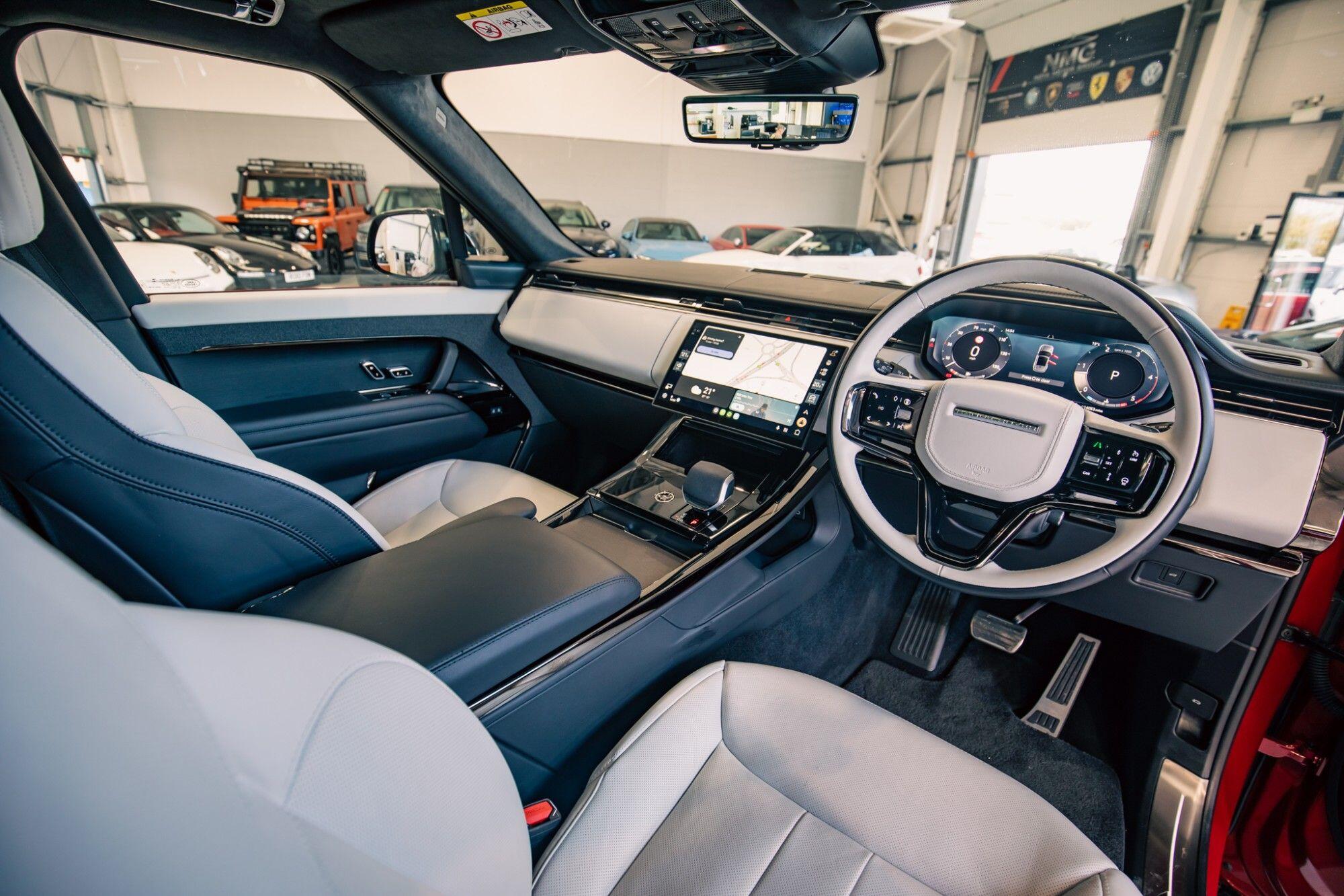 Land Rover Range Rover Sport view 2