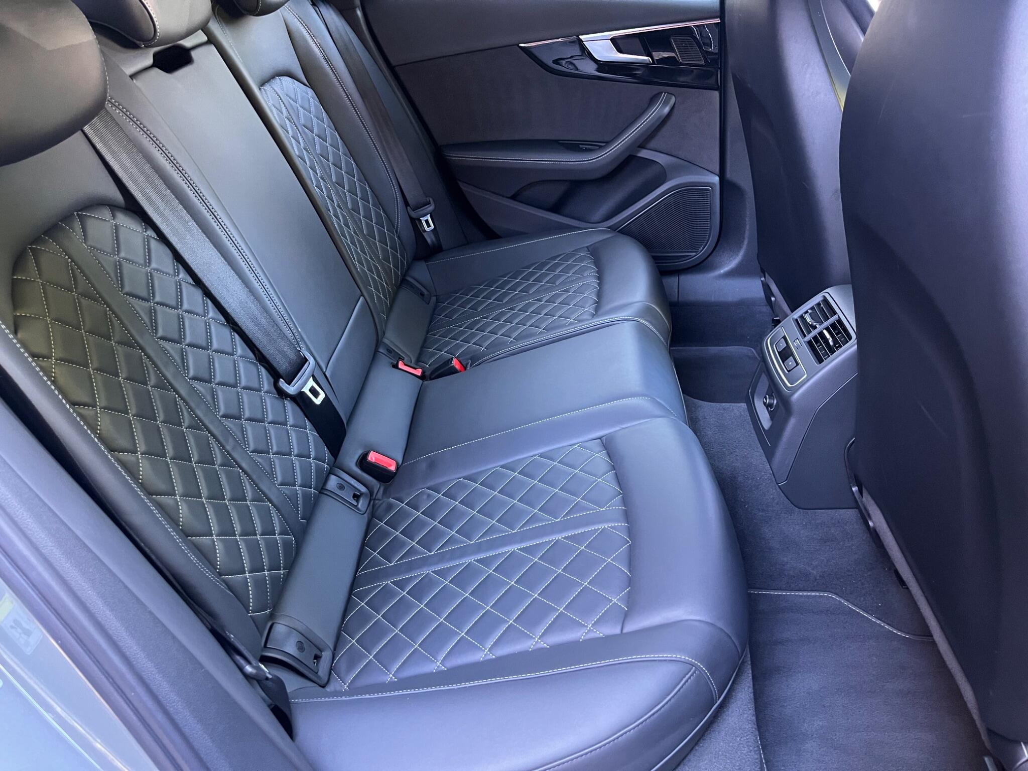 Audi S4 view 35