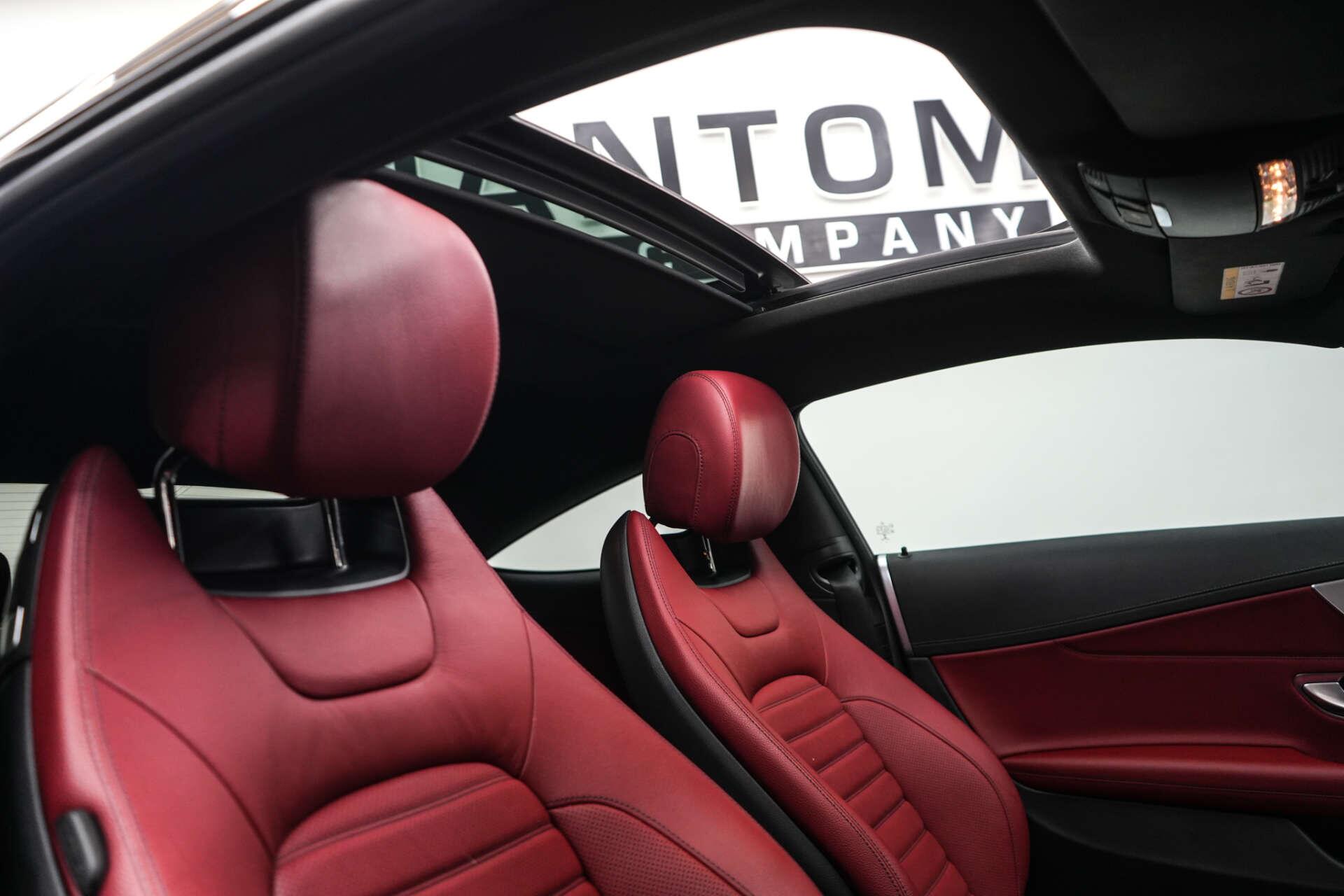 Mercedes-Benz C-Class view 23