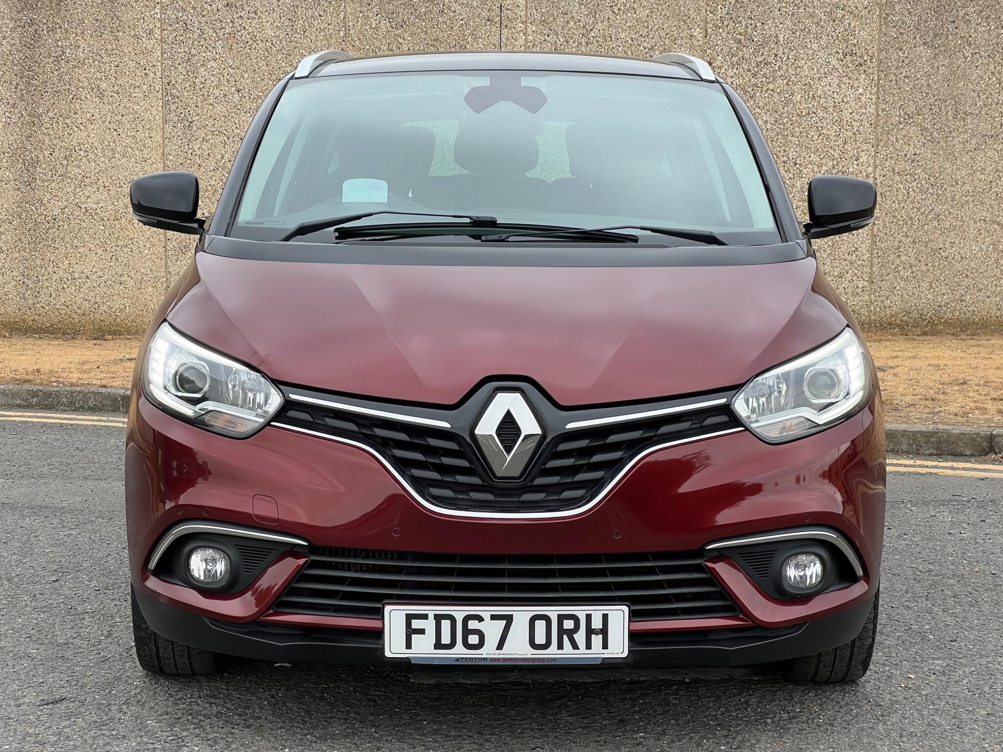 Renault Grand Scenic view 4