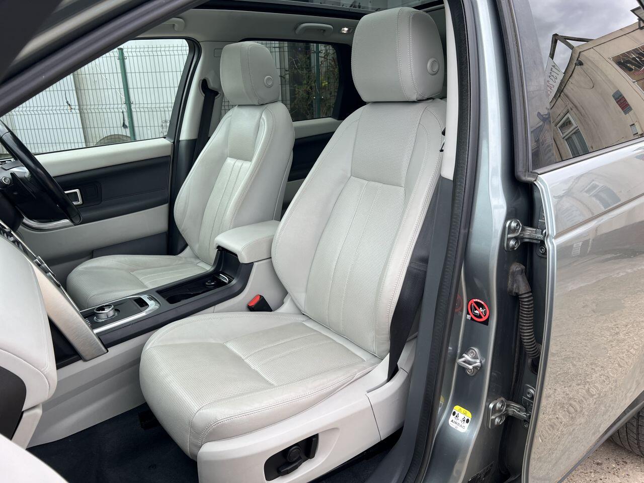 Land Rover Discovery Sport view 30