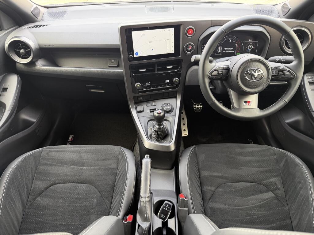 Toyota Yaris view 10
