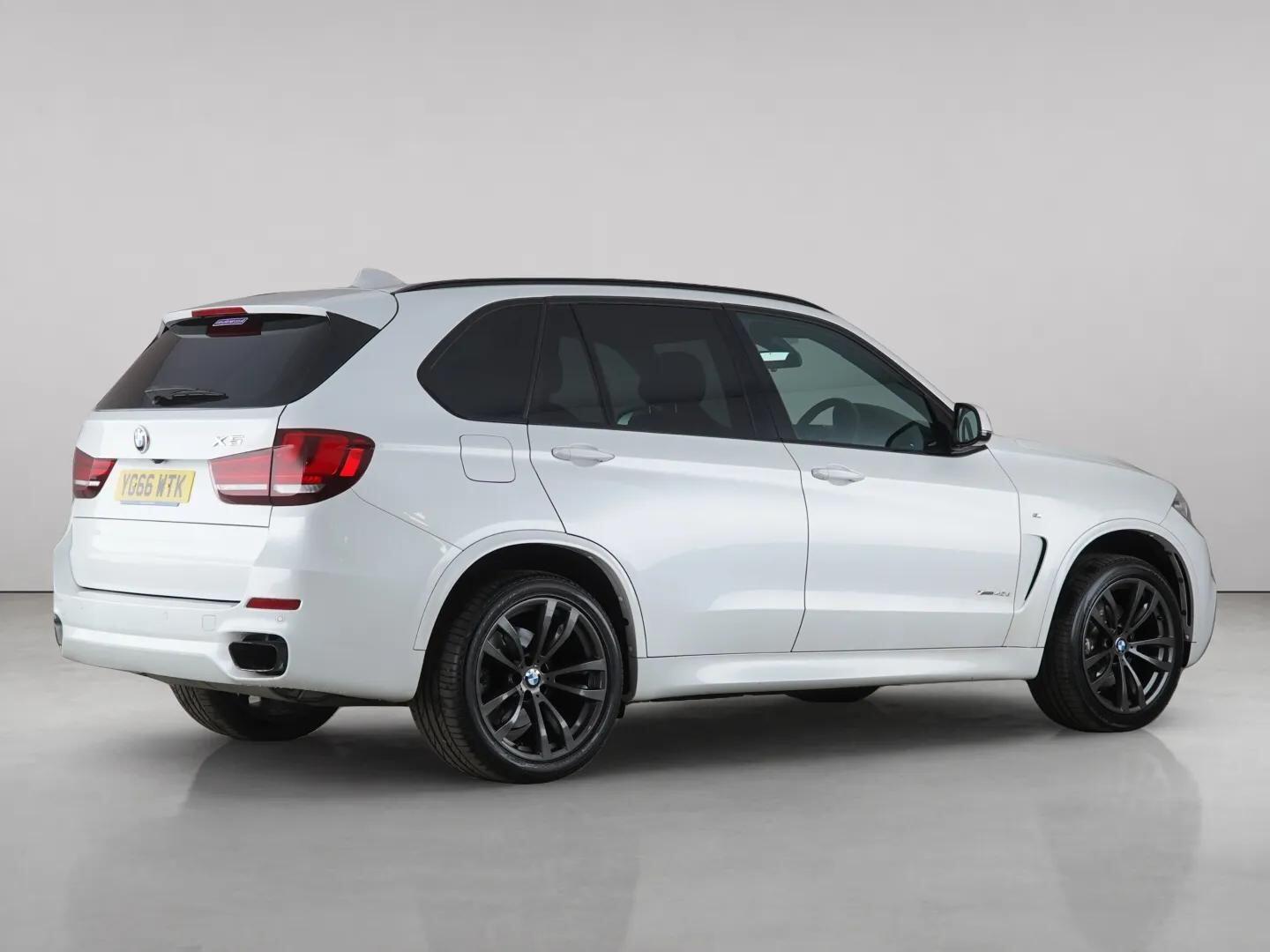 BMW X5 view 8