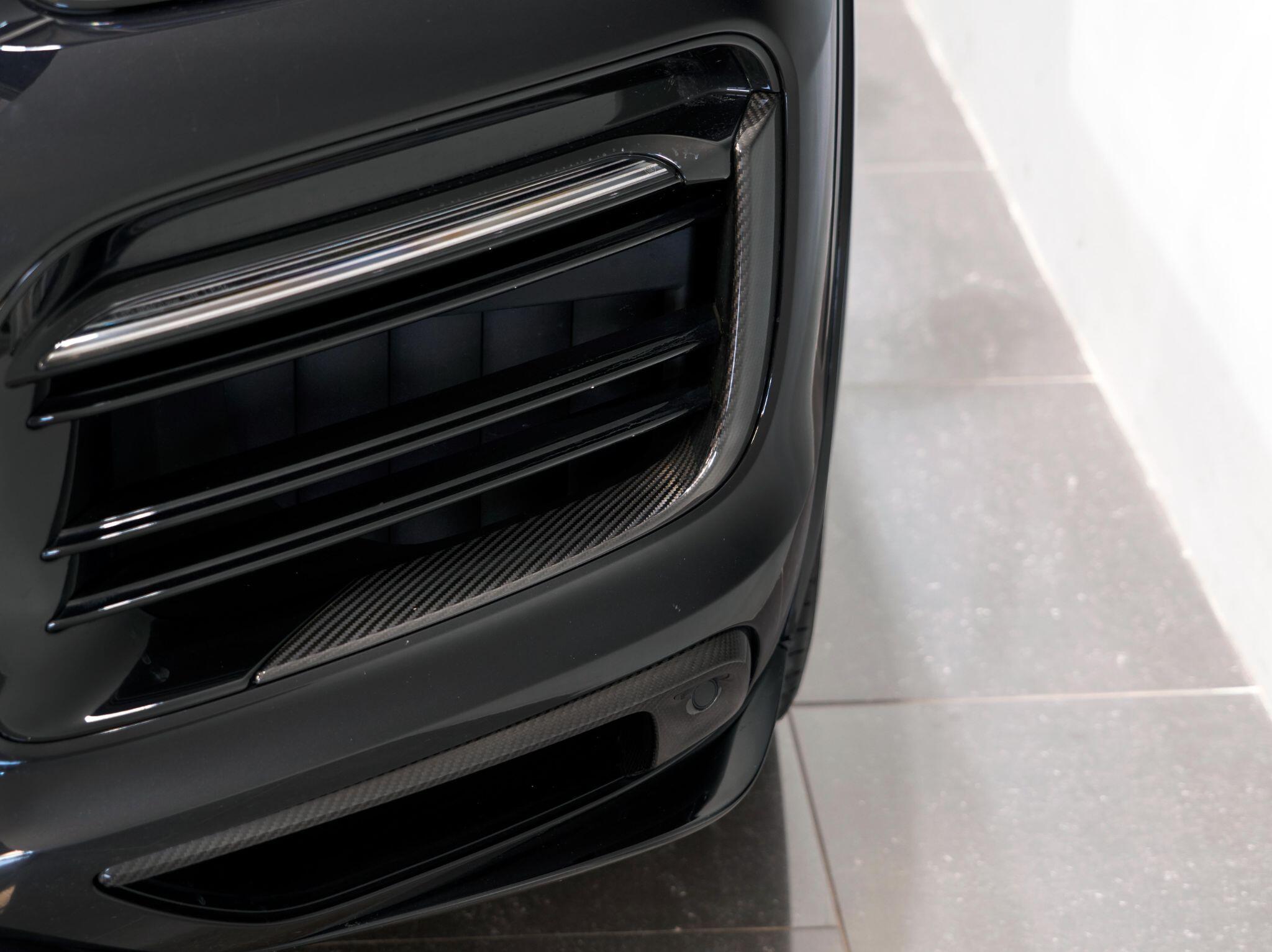 Porsche Cayenne view 12