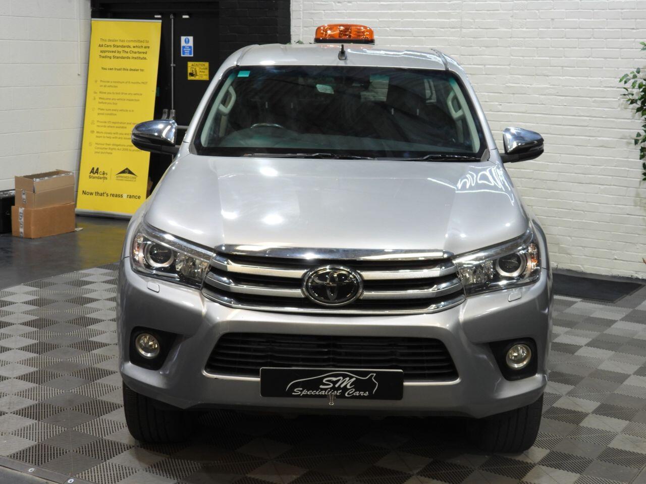 Toyota Hilux view 3