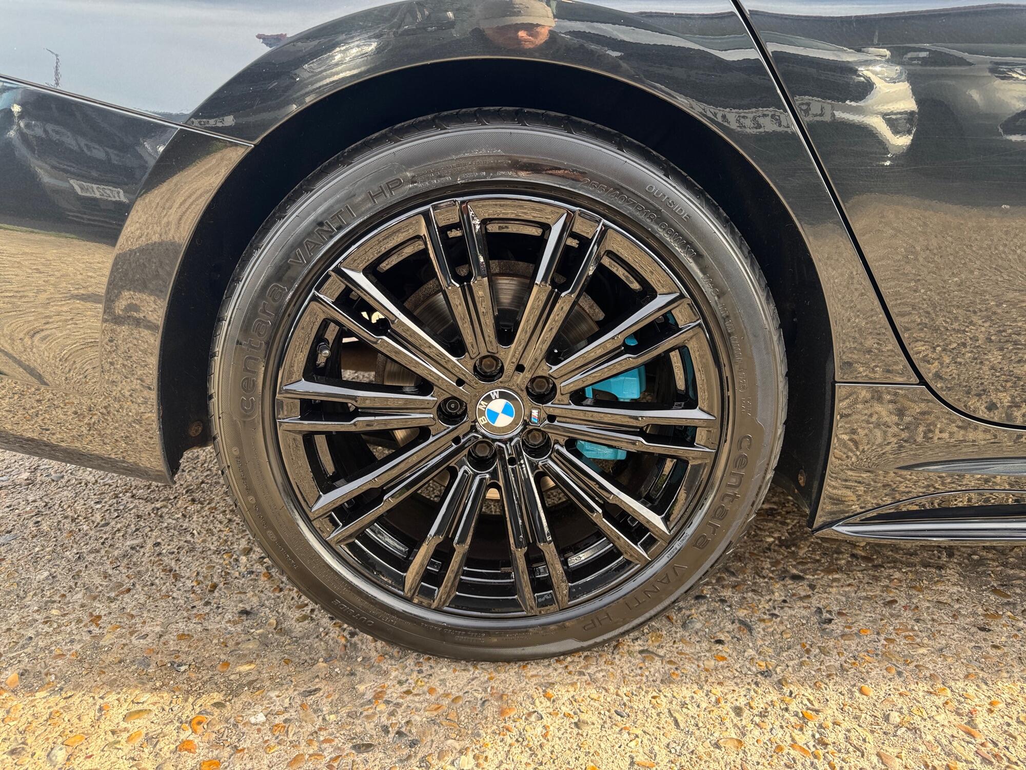 BMW 3 Series view 15