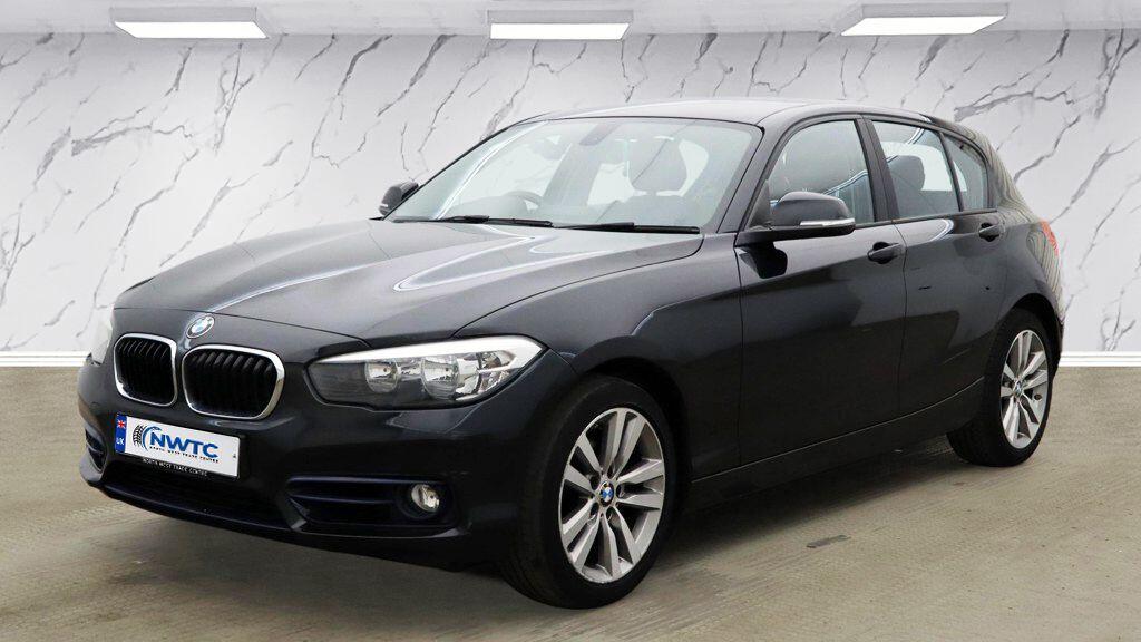 BMW 1 Series view 5