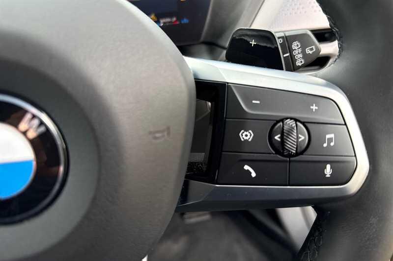 BMW 1 Series view 22