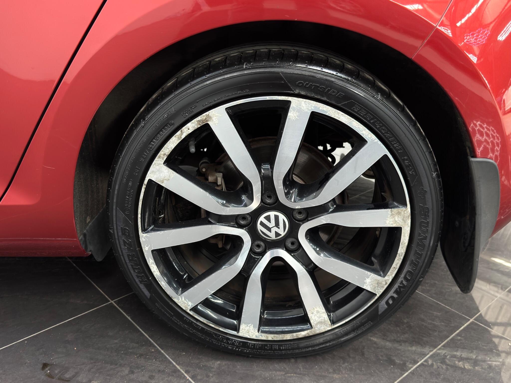 Volkswagen Golf view 68