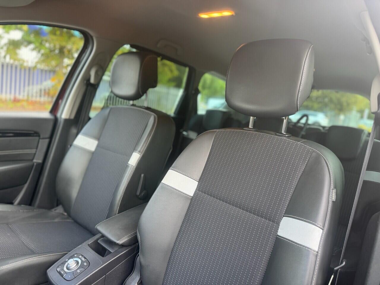 Renault Grand Scenic view 14