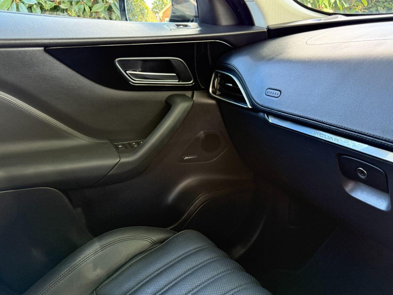 Jaguar F-Pace view 35