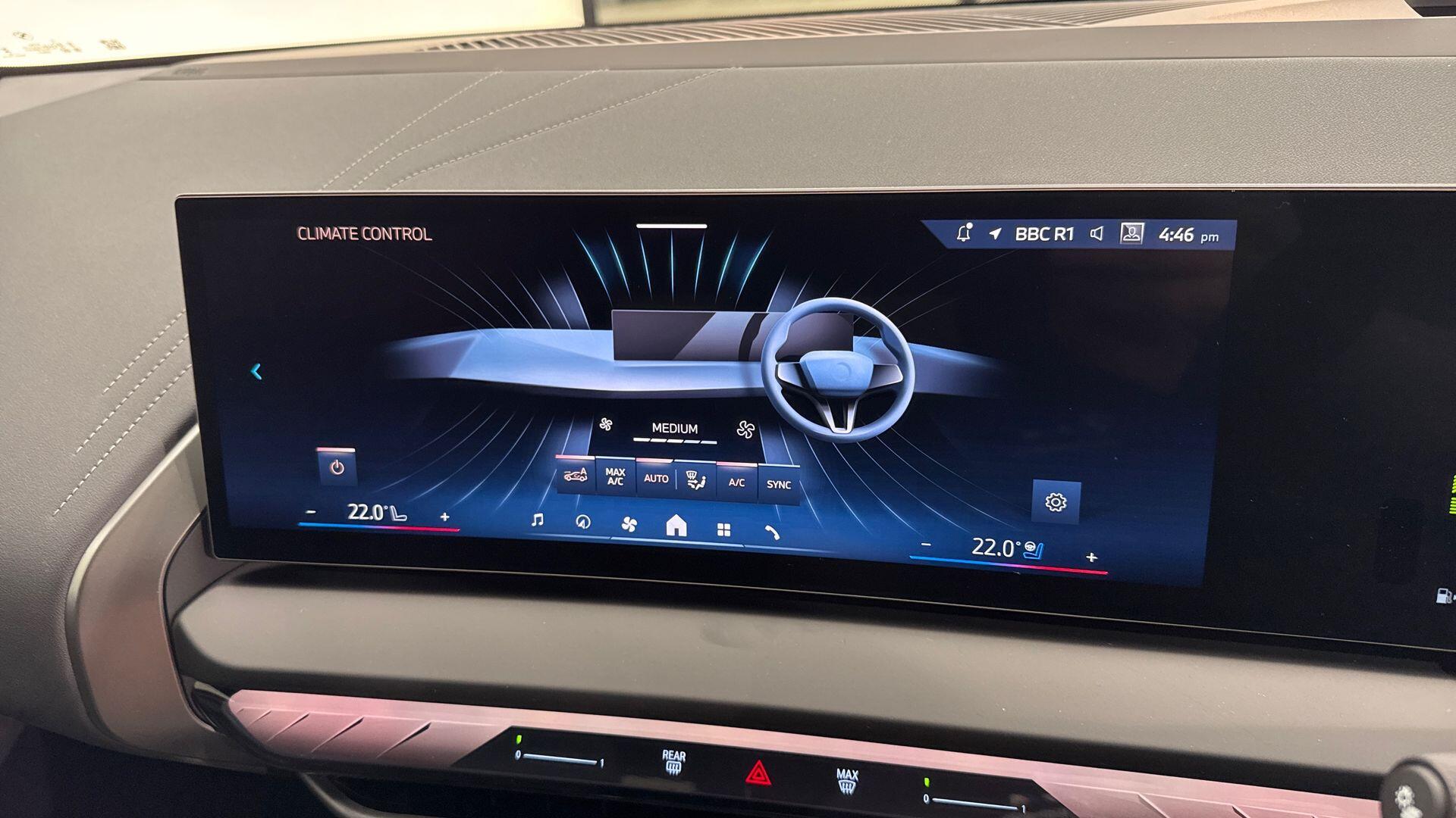 BMW X3 view 25