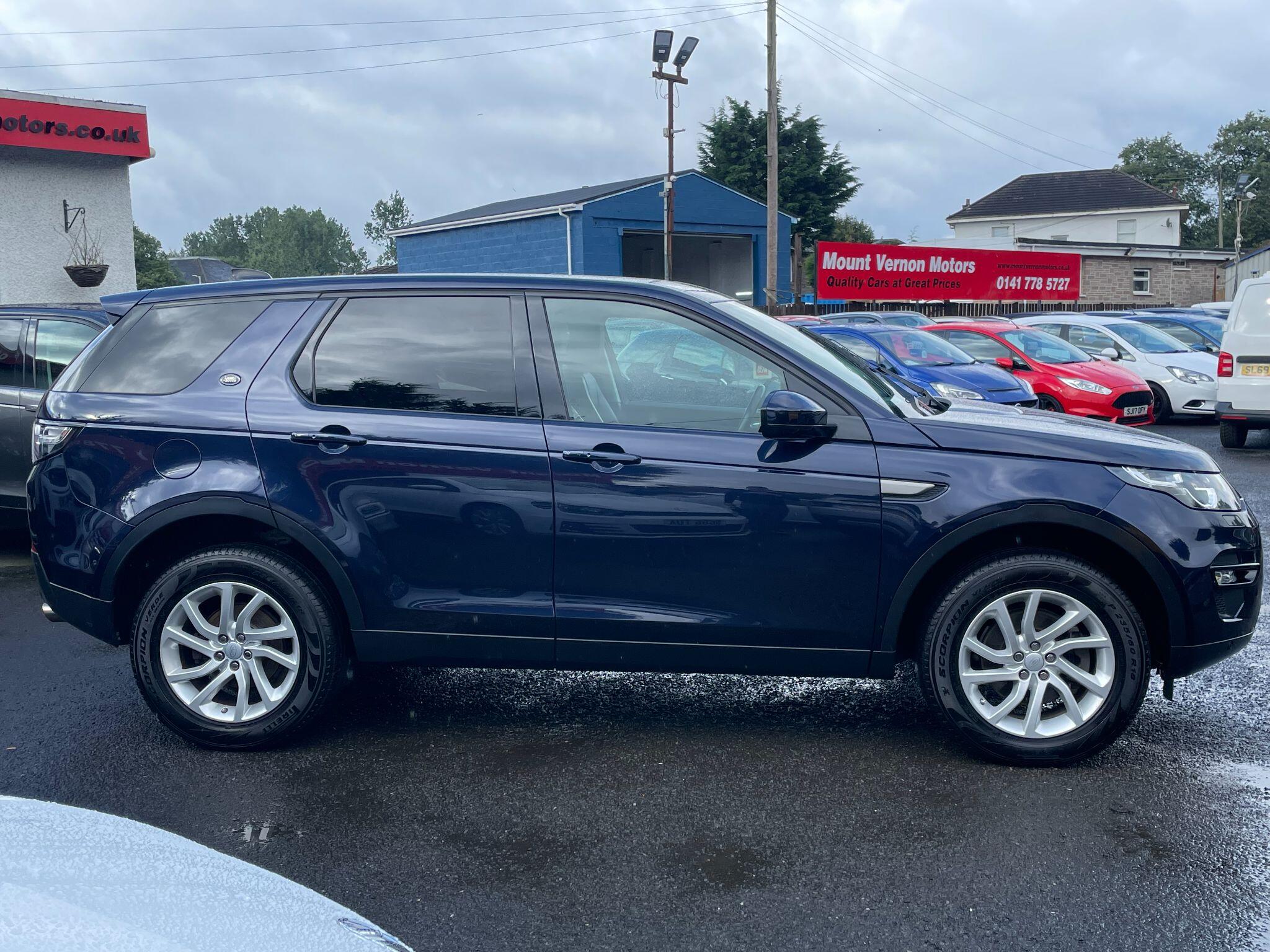Land Rover Discovery Sport view 15