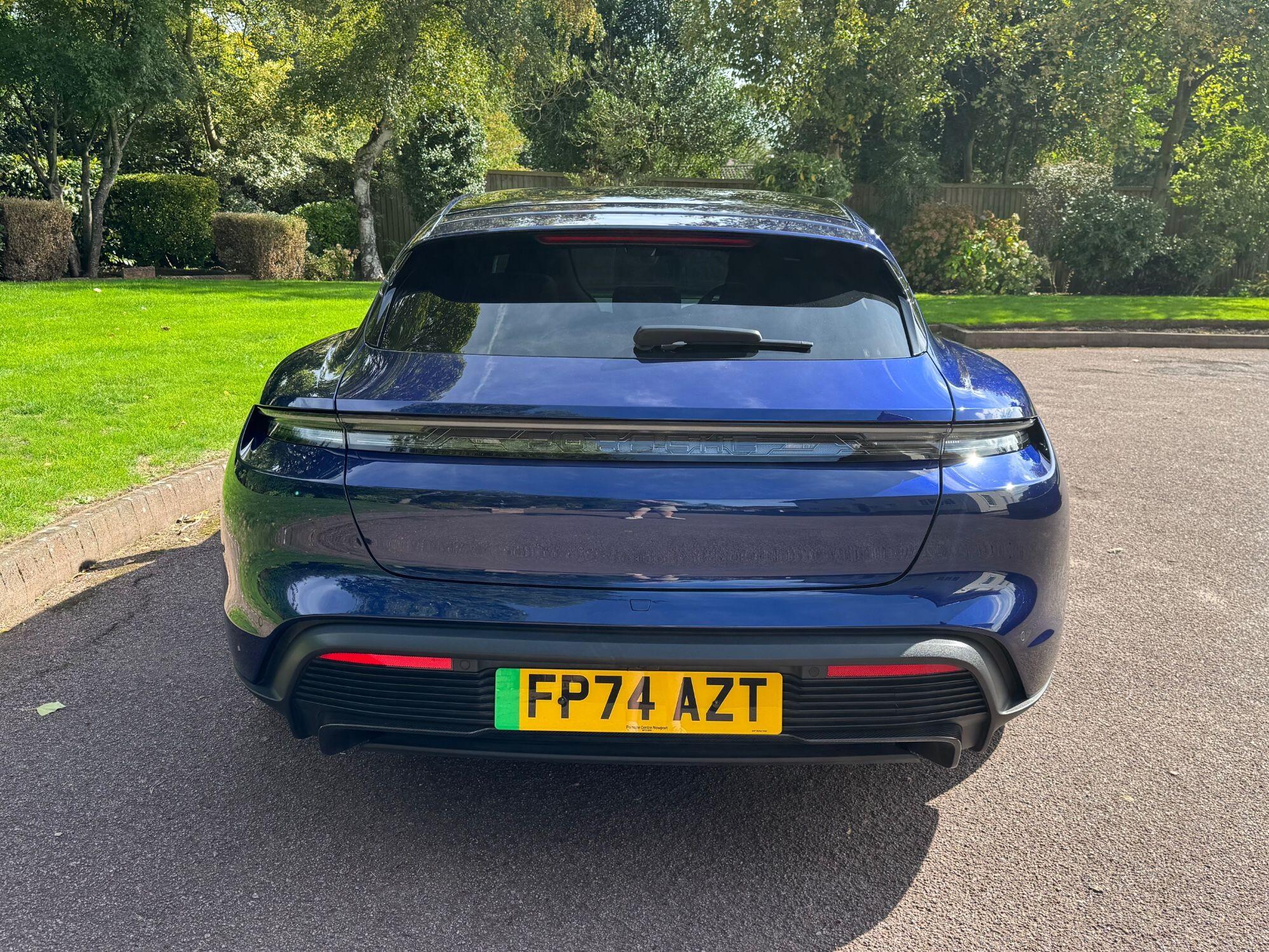Porsche Taycan view 10