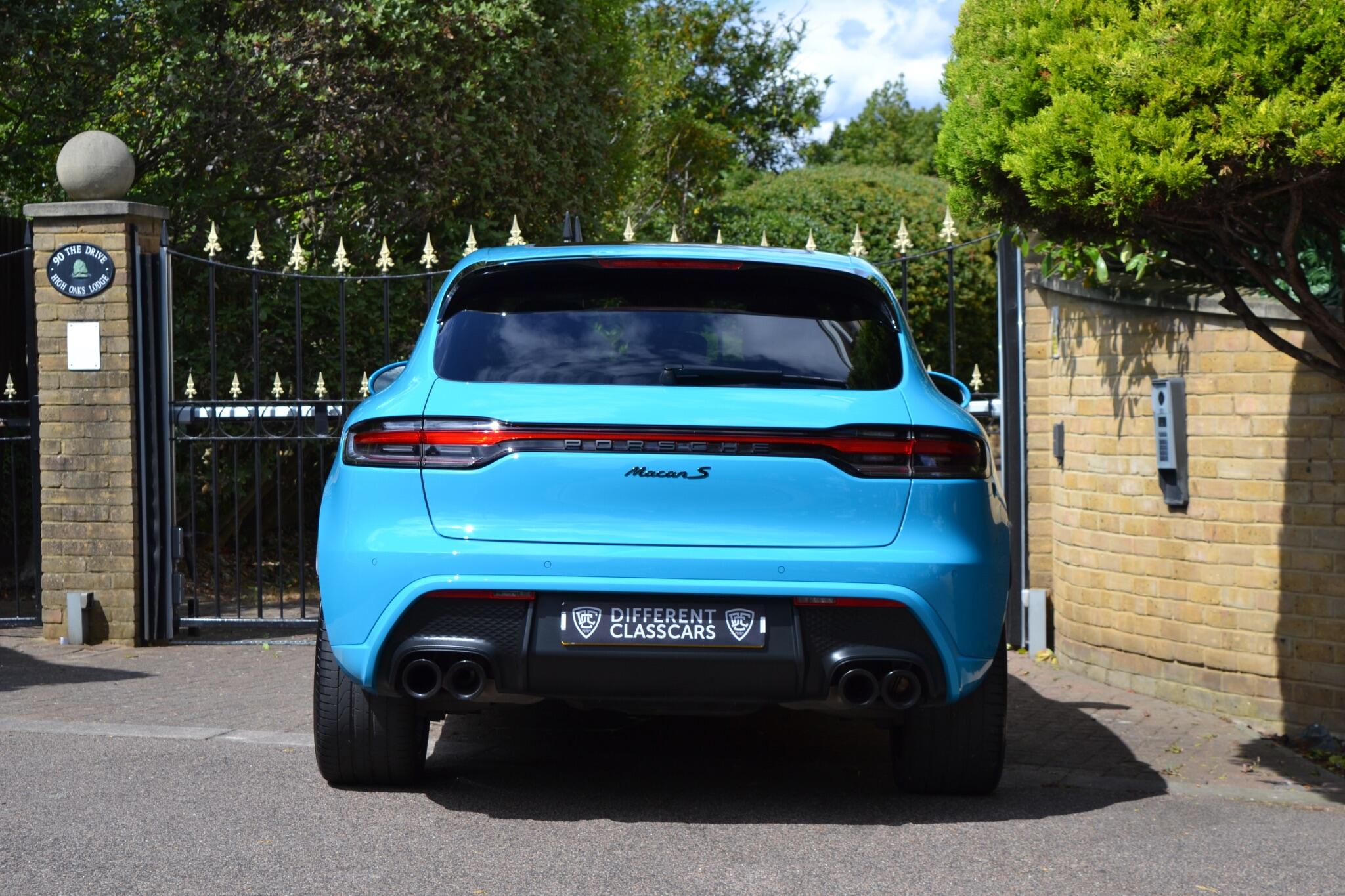 Porsche Macan view 35