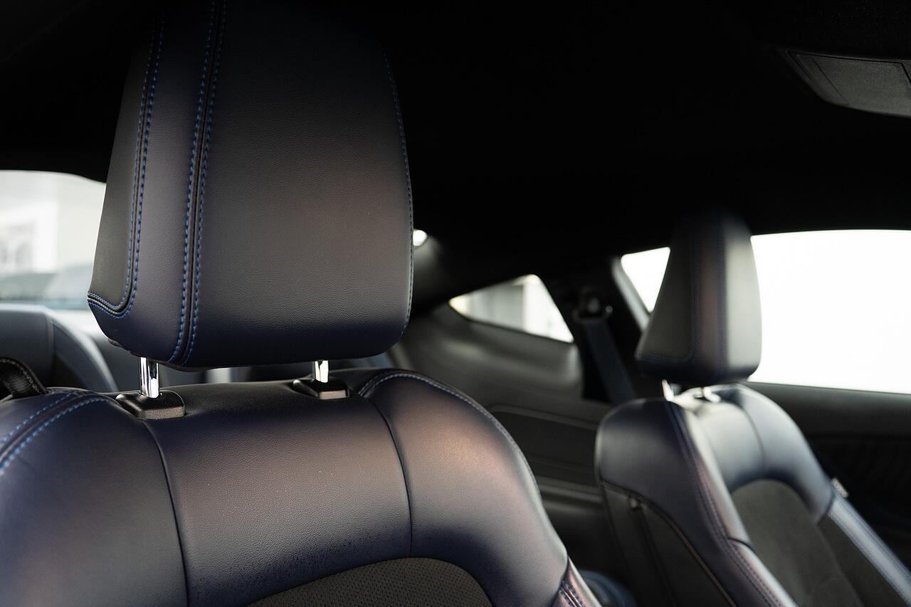 Ford Mustang view 3