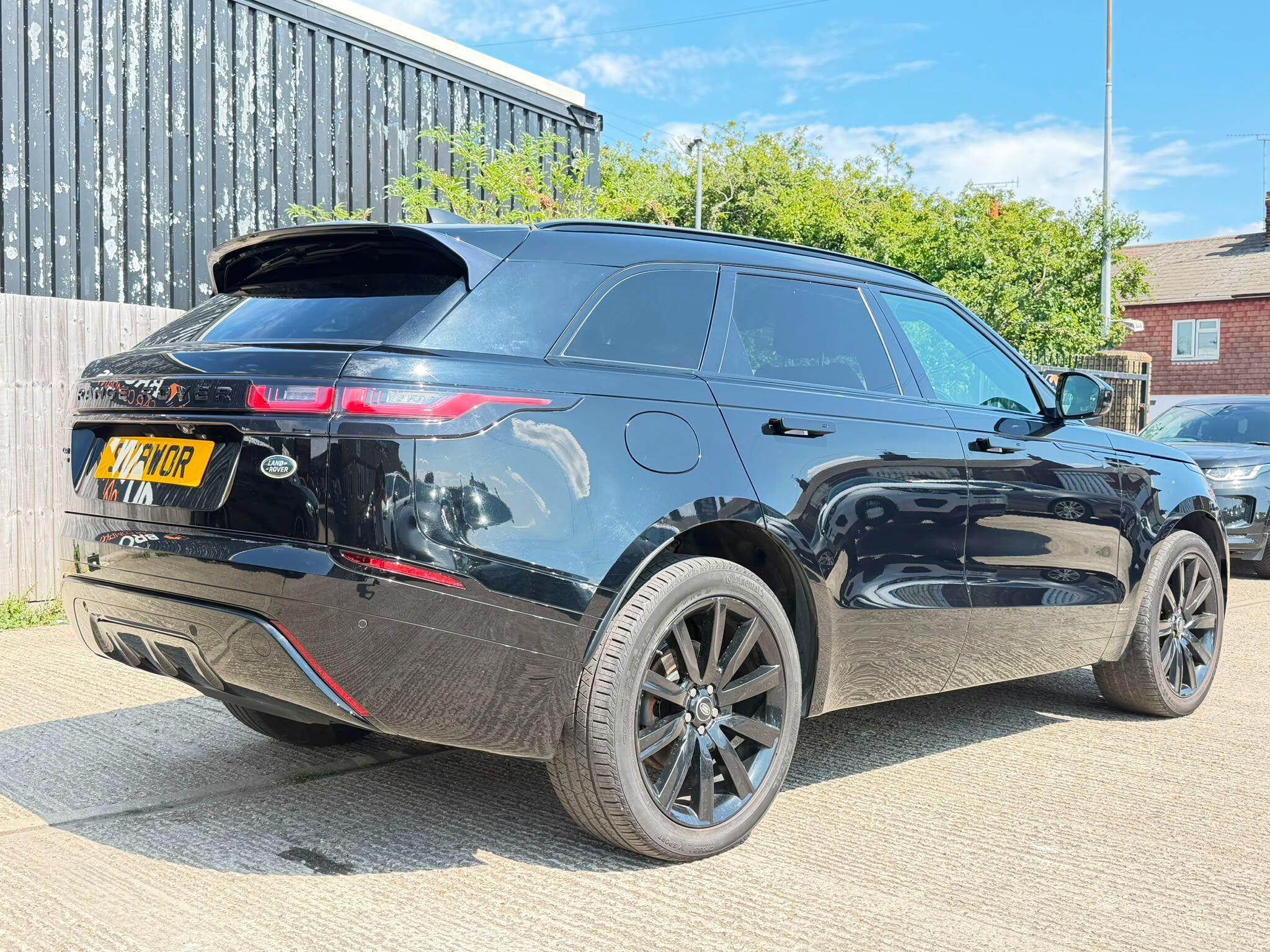 Land Rover Range Rover Velar view 3