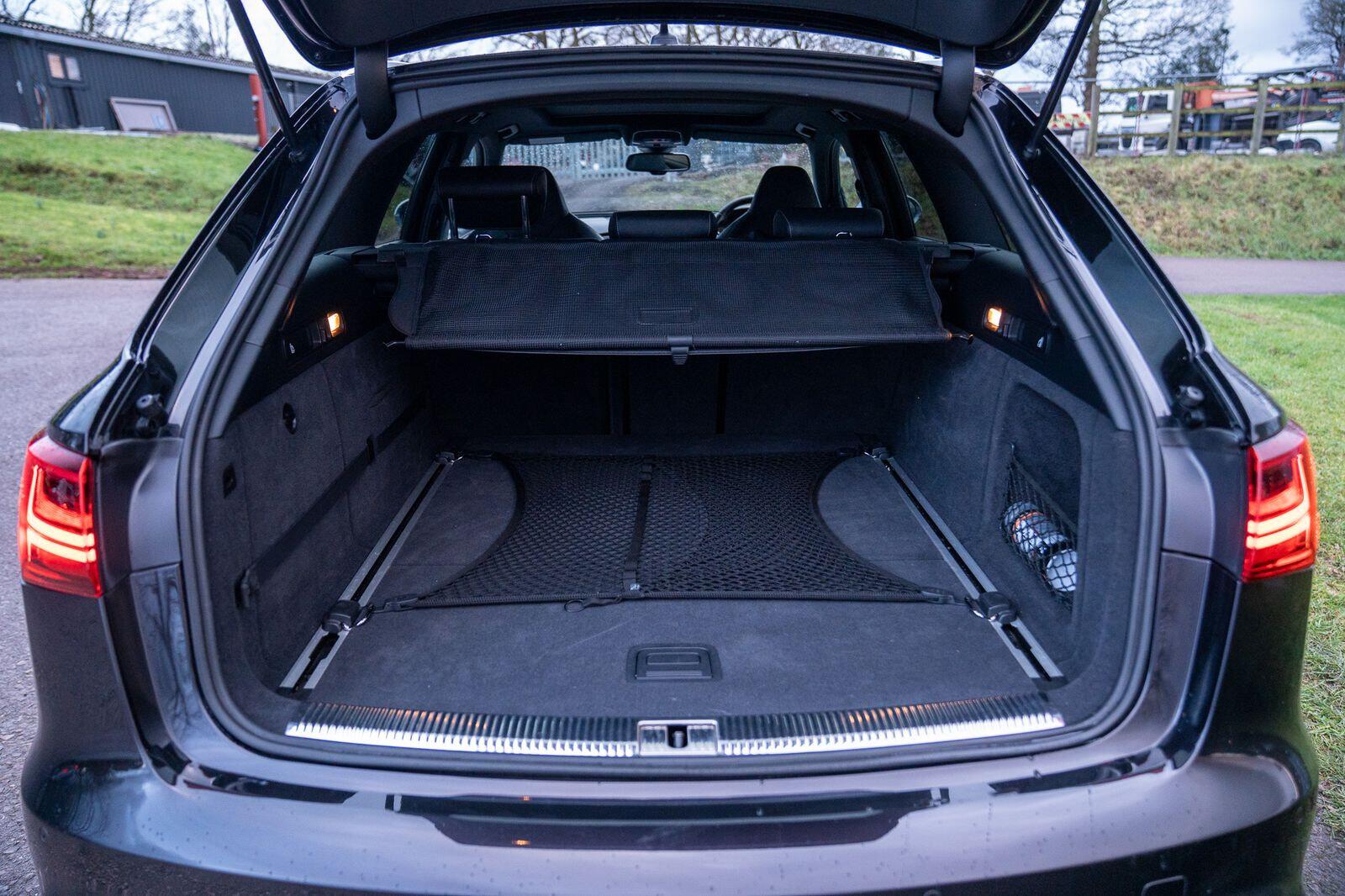 Audi RS6 Avant view 19