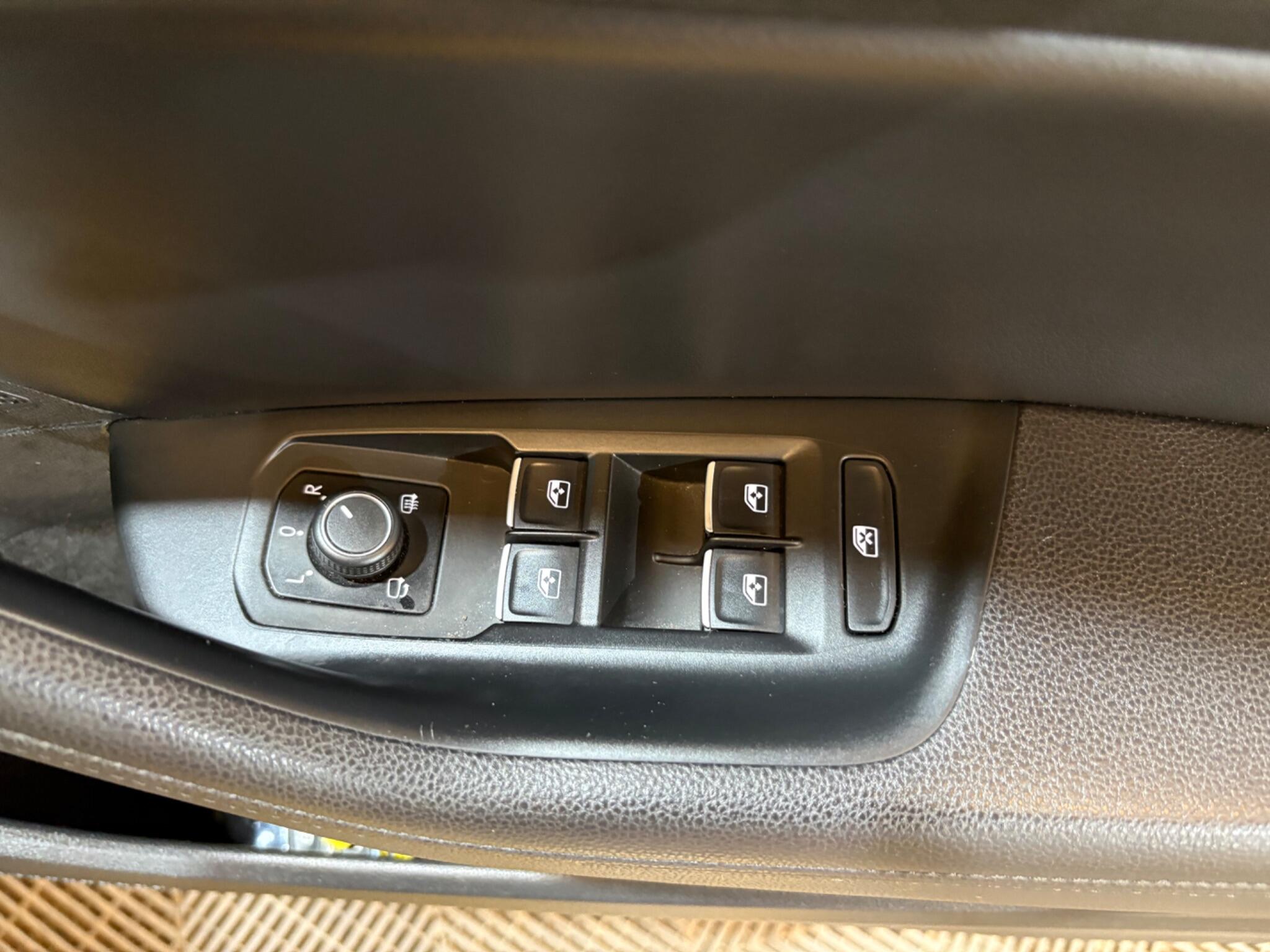 Volkswagen Passat view 79