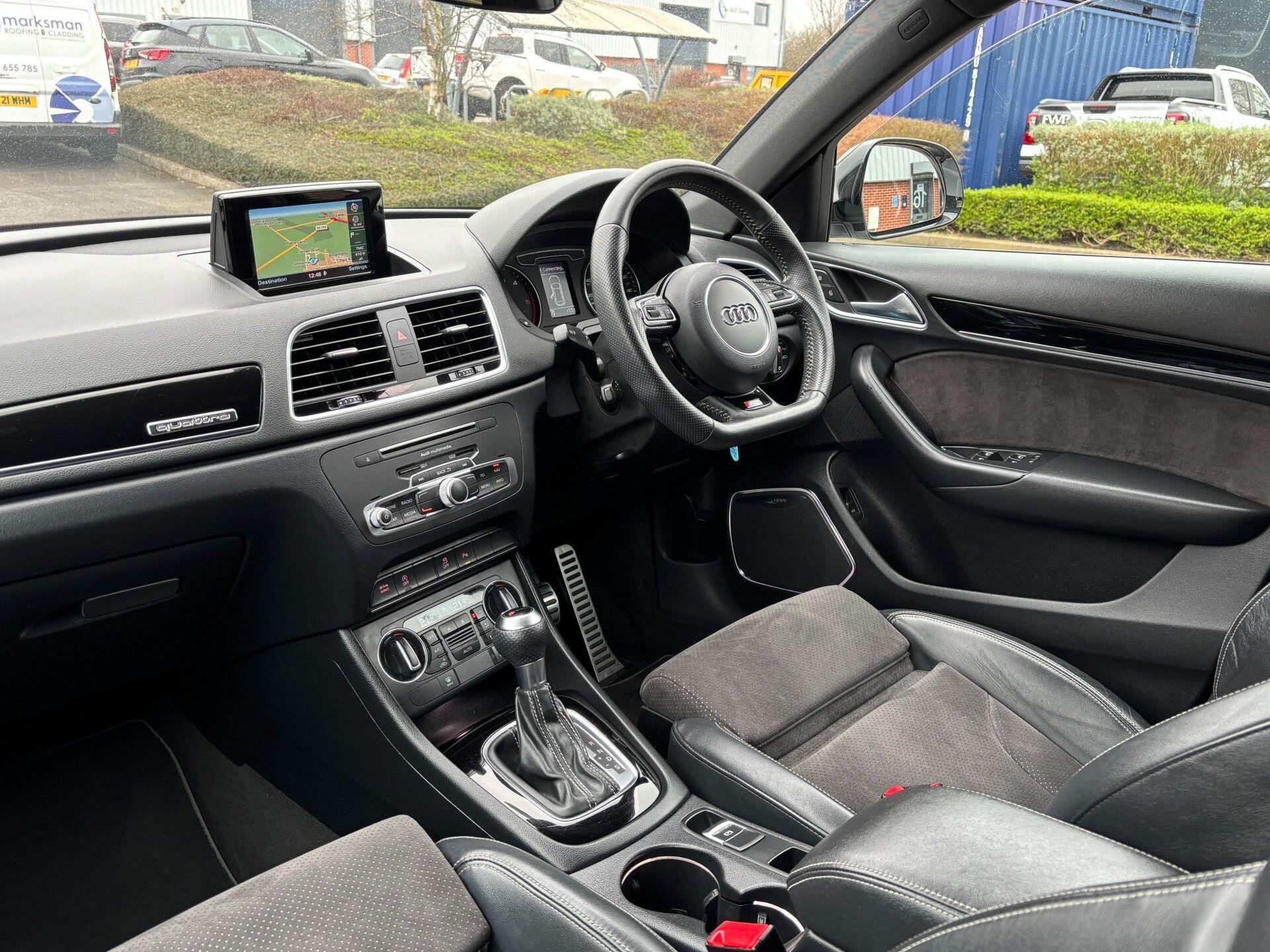 Audi Q3 view 6