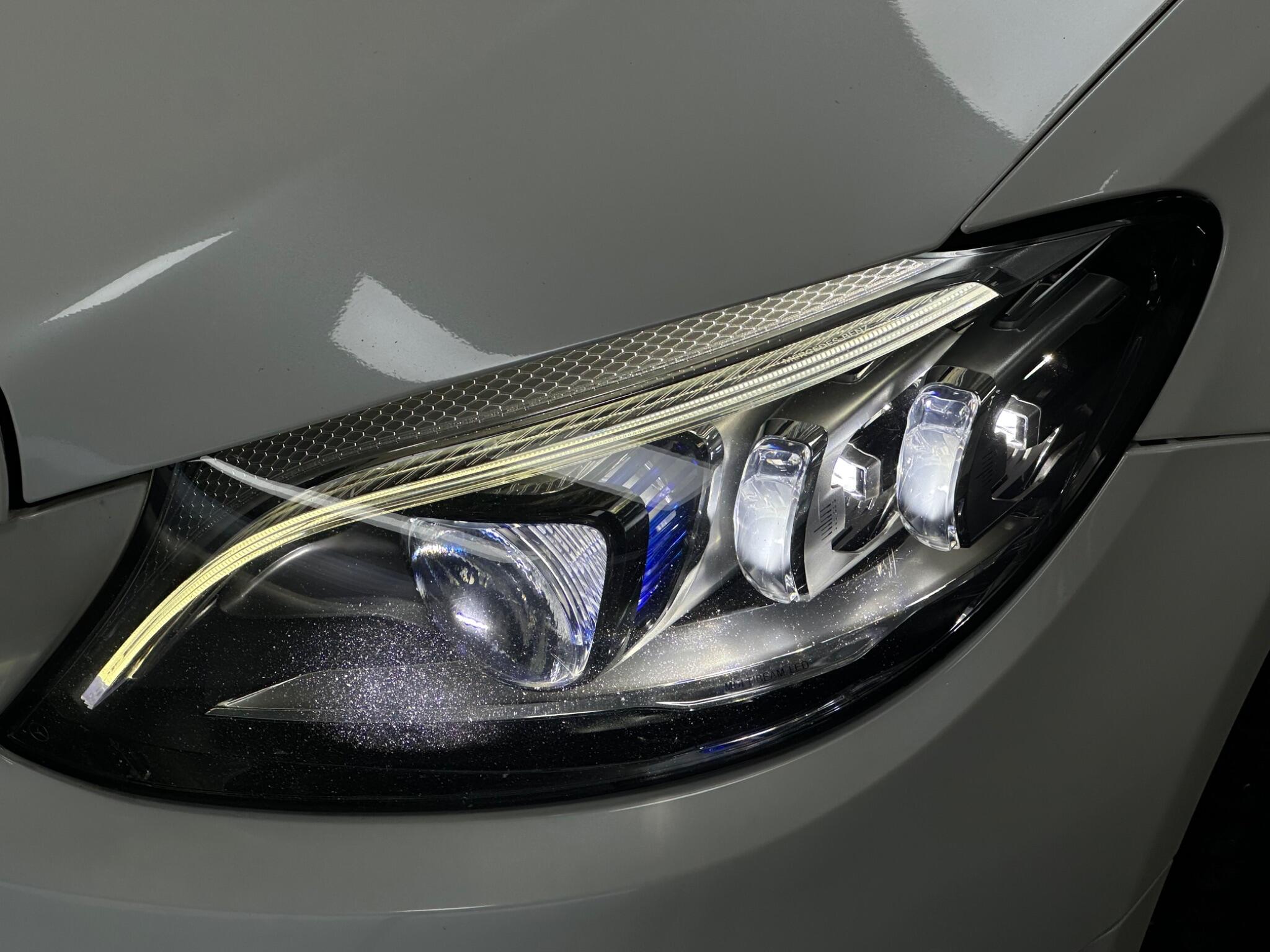 Mercedes-Benz C-Class view 42