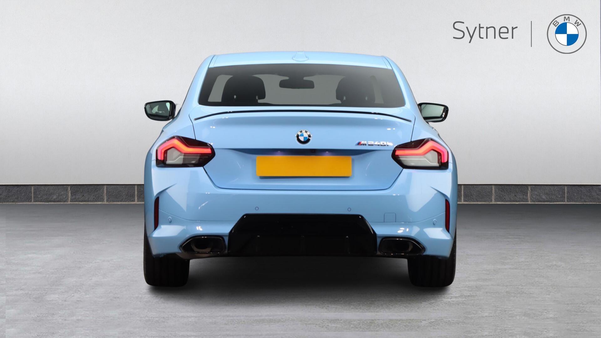 BMW 2 Series view 4