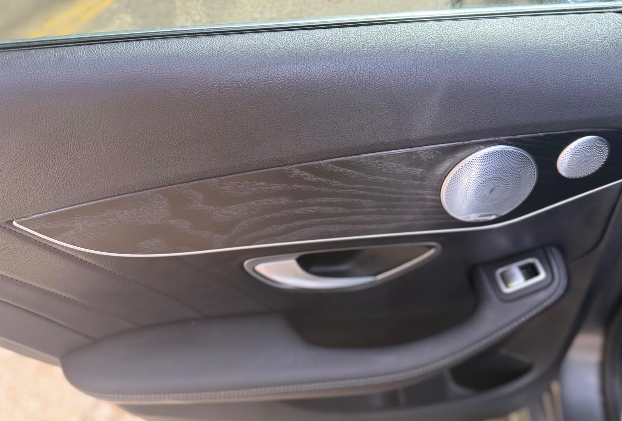 Mercedes-Benz C Class view 19
