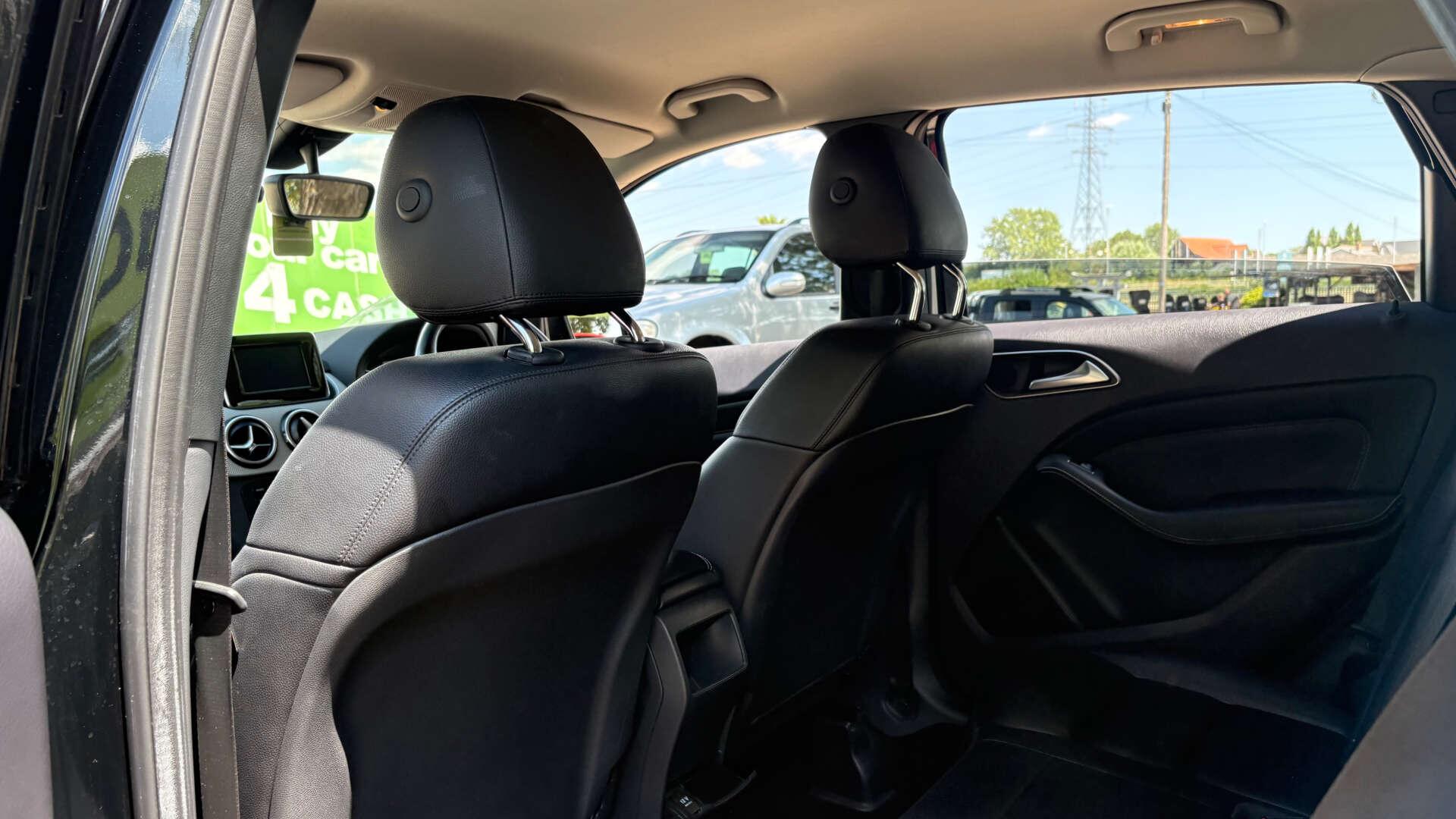 Mercedes-Benz B-Class view 12