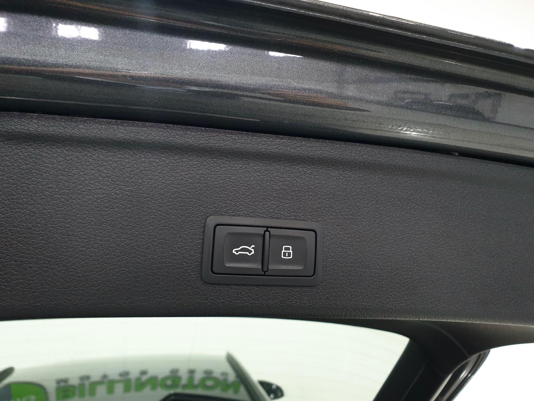Audi RS4 view 31