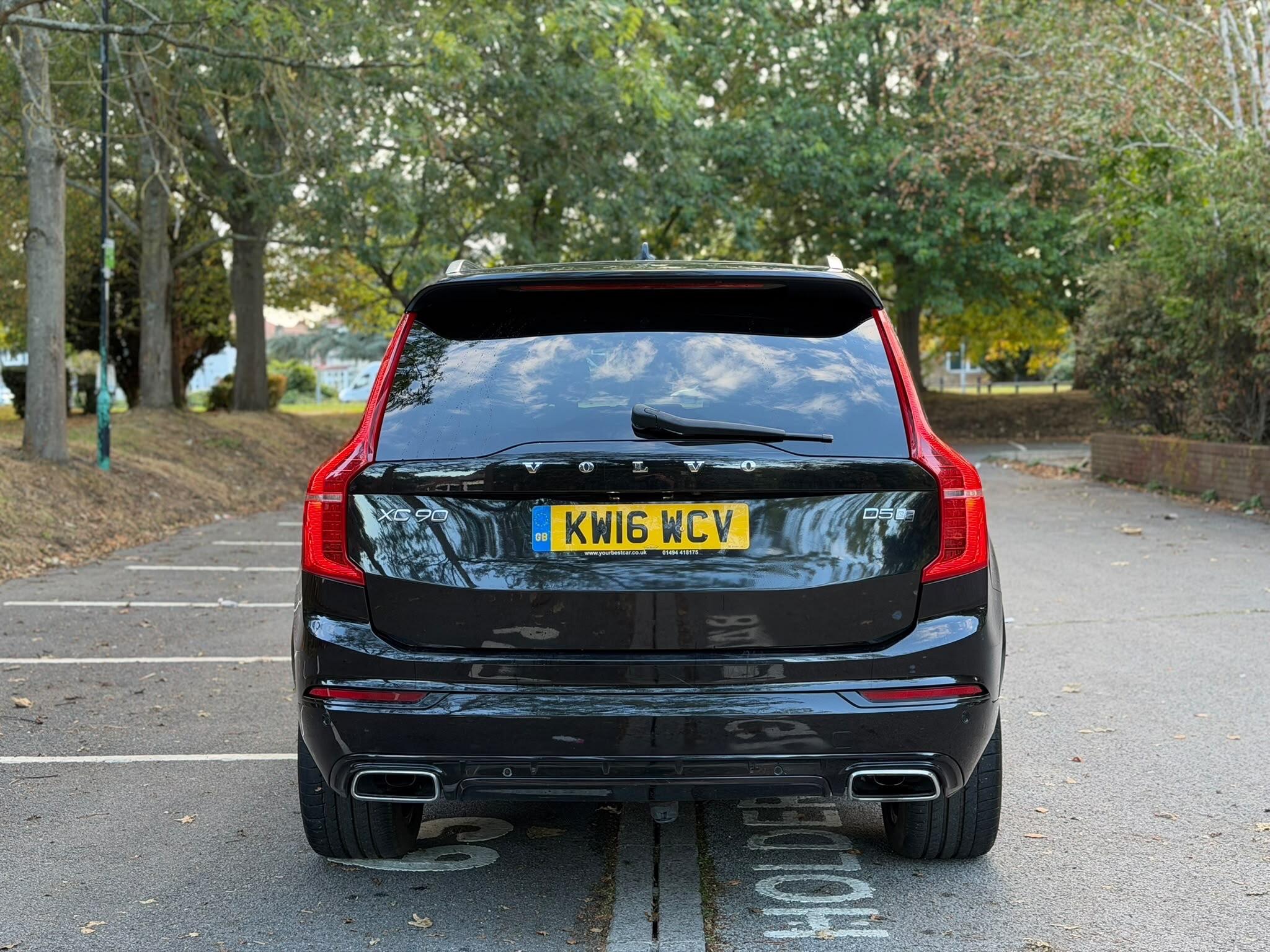 Volvo XC90 view 4