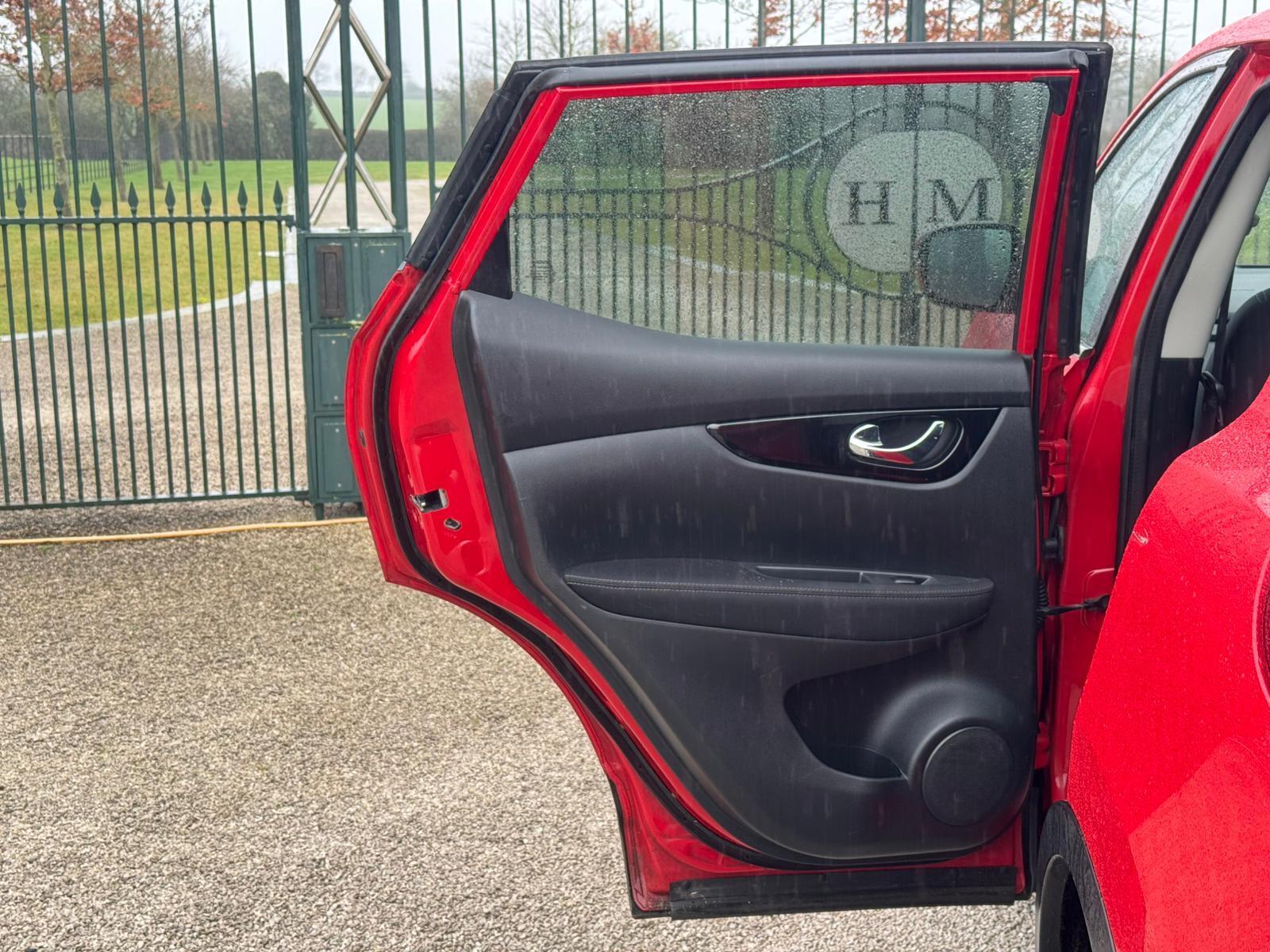 2015 Nissan Qashqai image 22