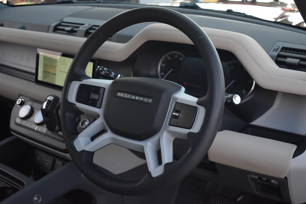 Land Rover Defender view 34