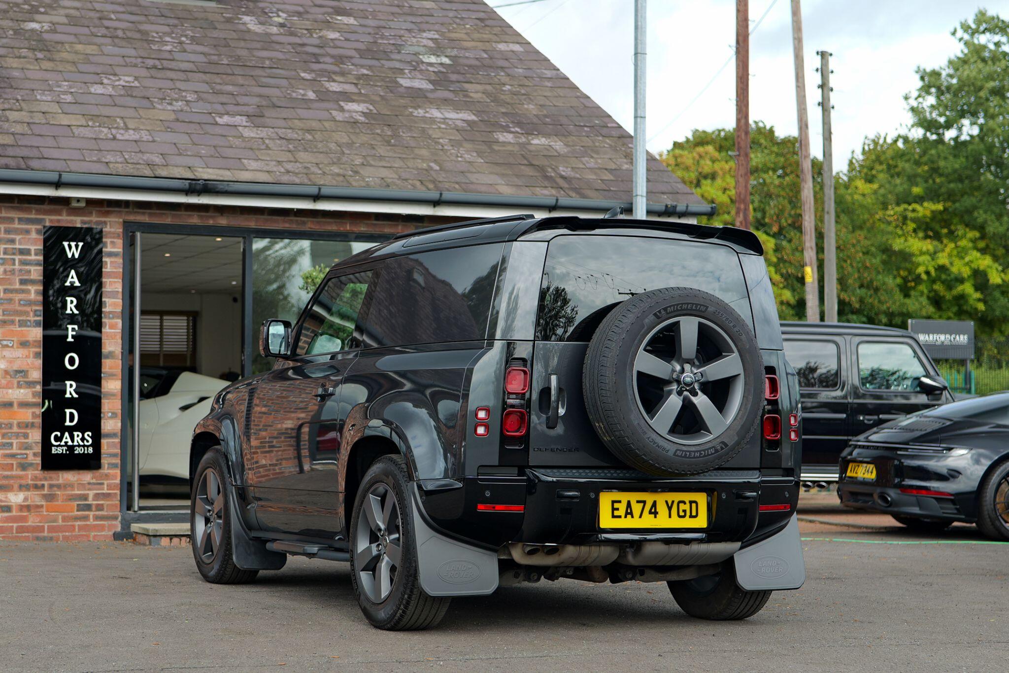 Land Rover Defender 90 view 6