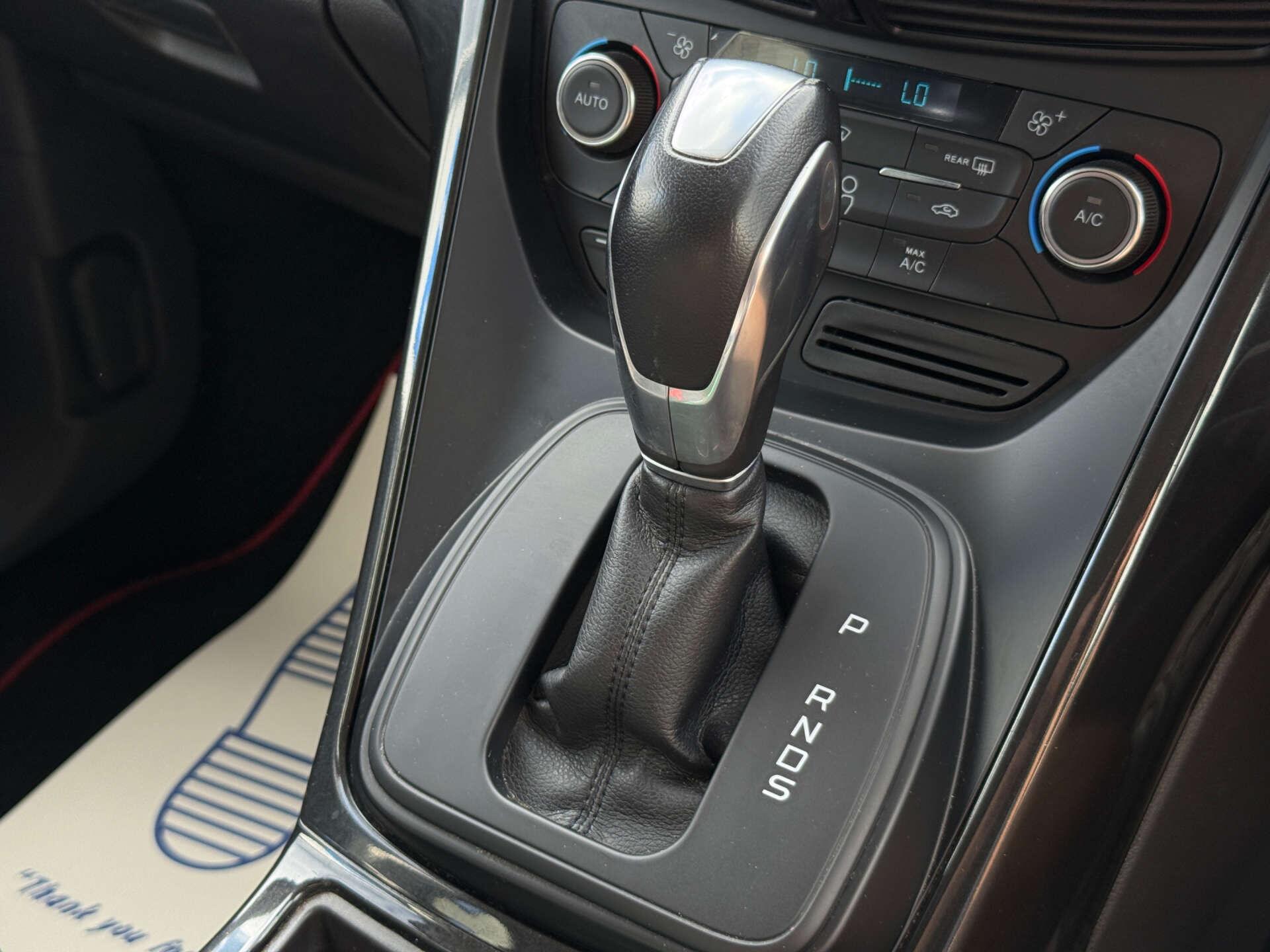 Ford Kuga view 55