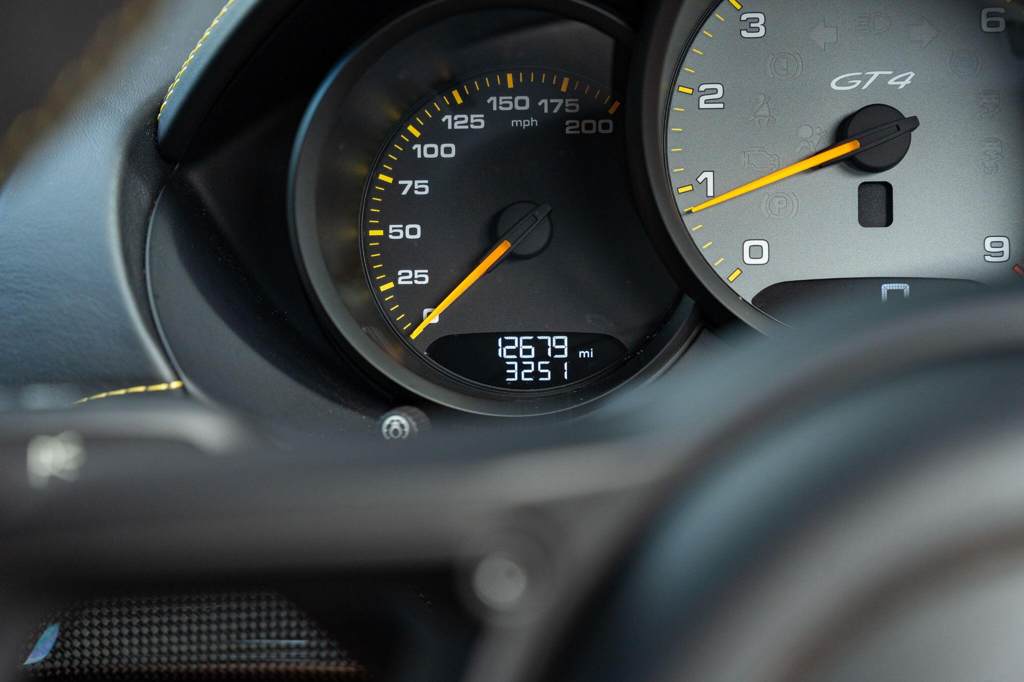 Porsche Cayman view 22