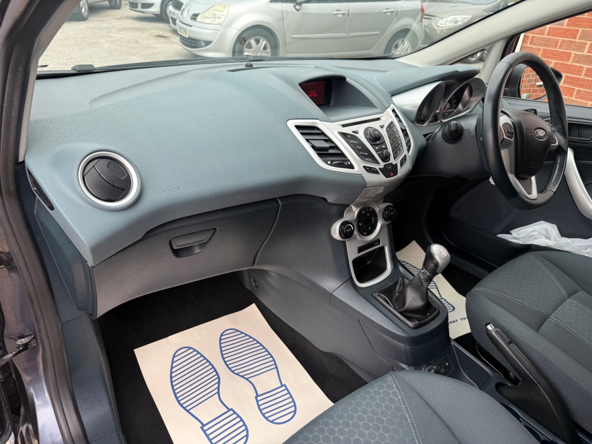 Ford Fiesta view 14