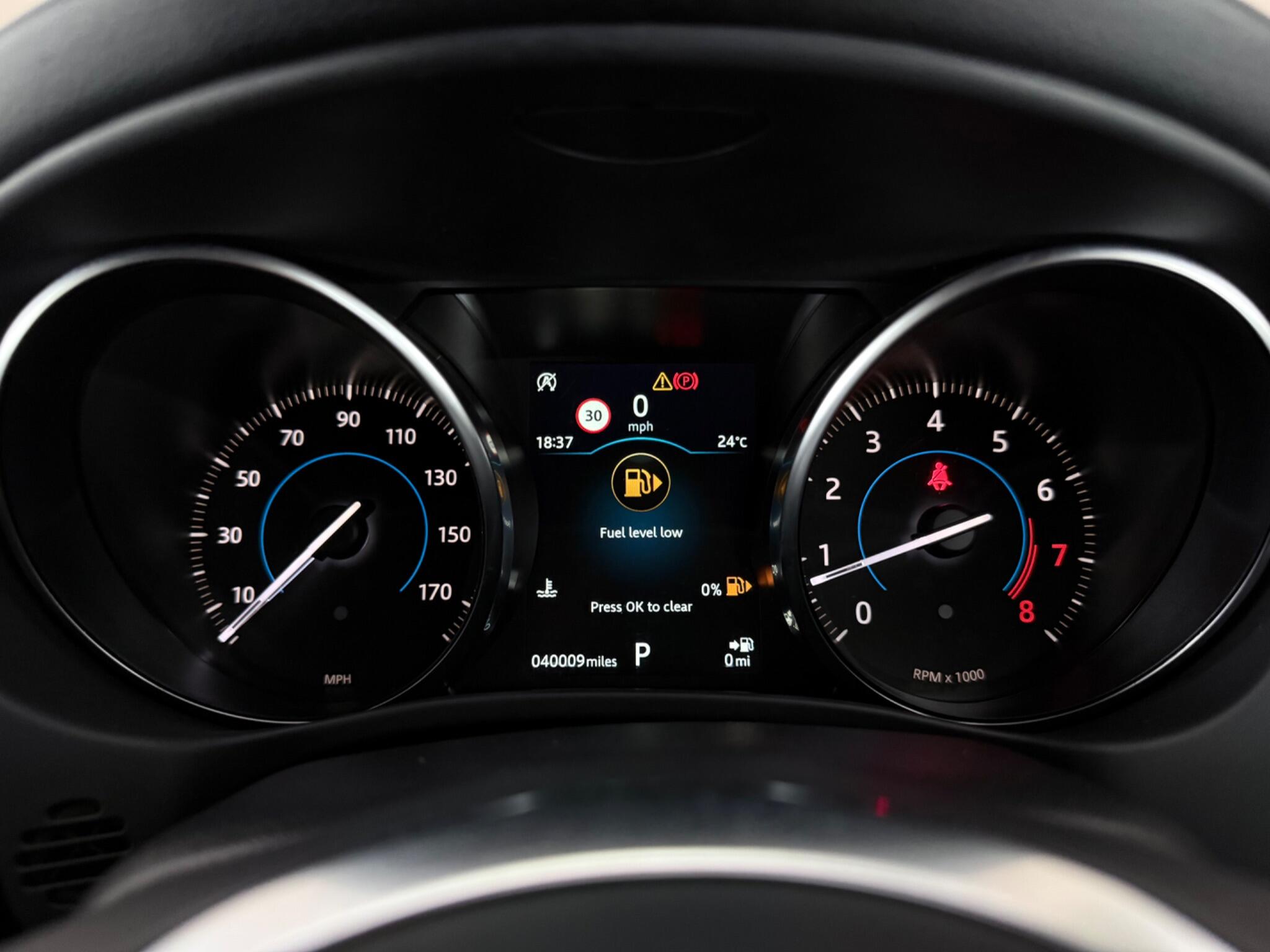 Jaguar Xe view 13