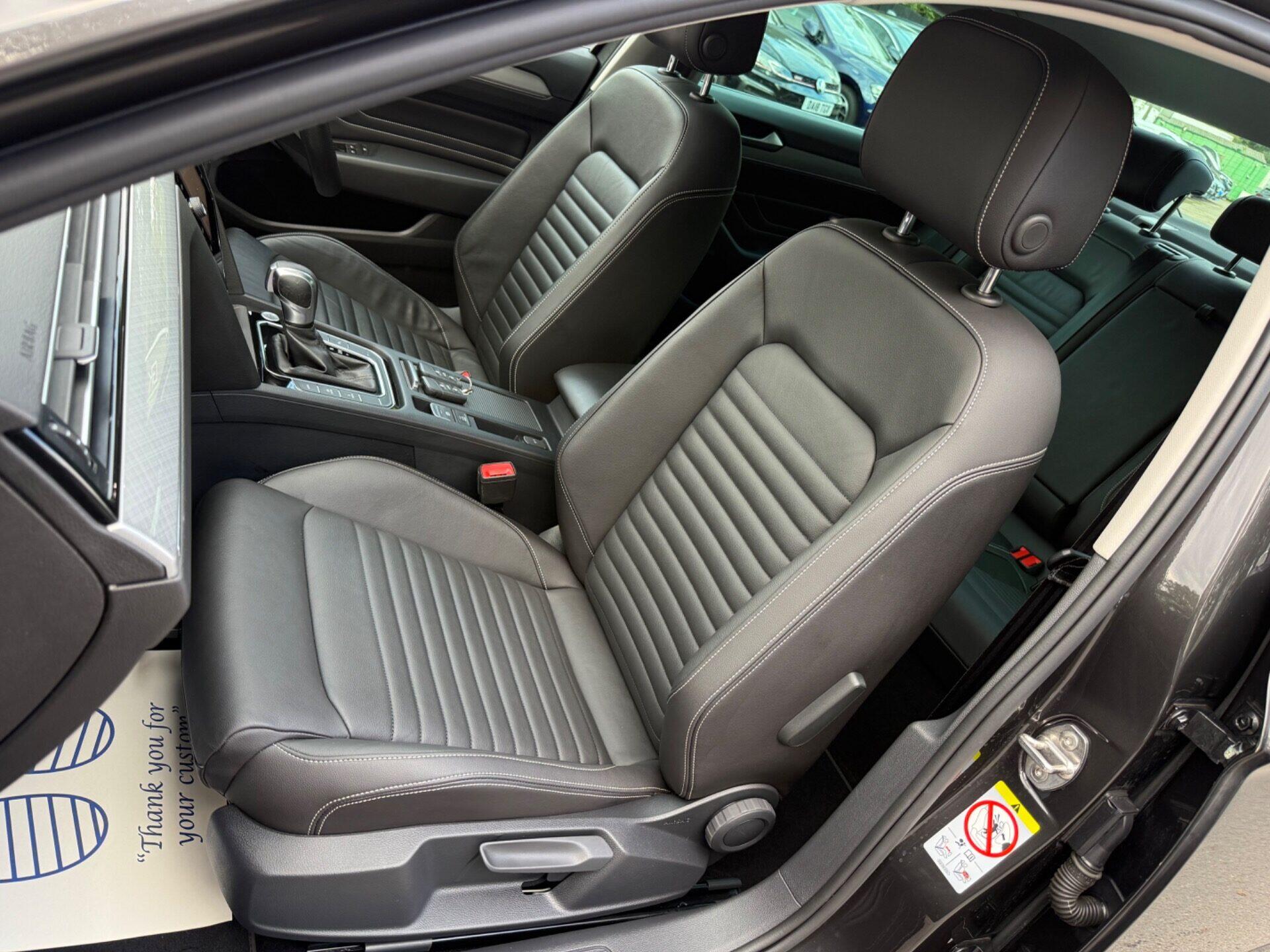 Volkswagen Passat view 20