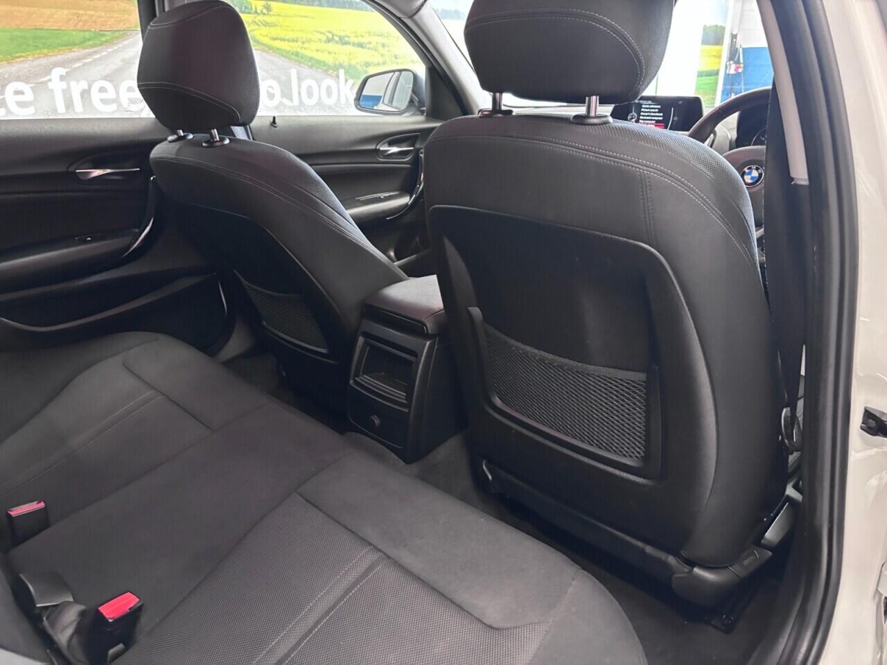 BMW 1 Series view 20