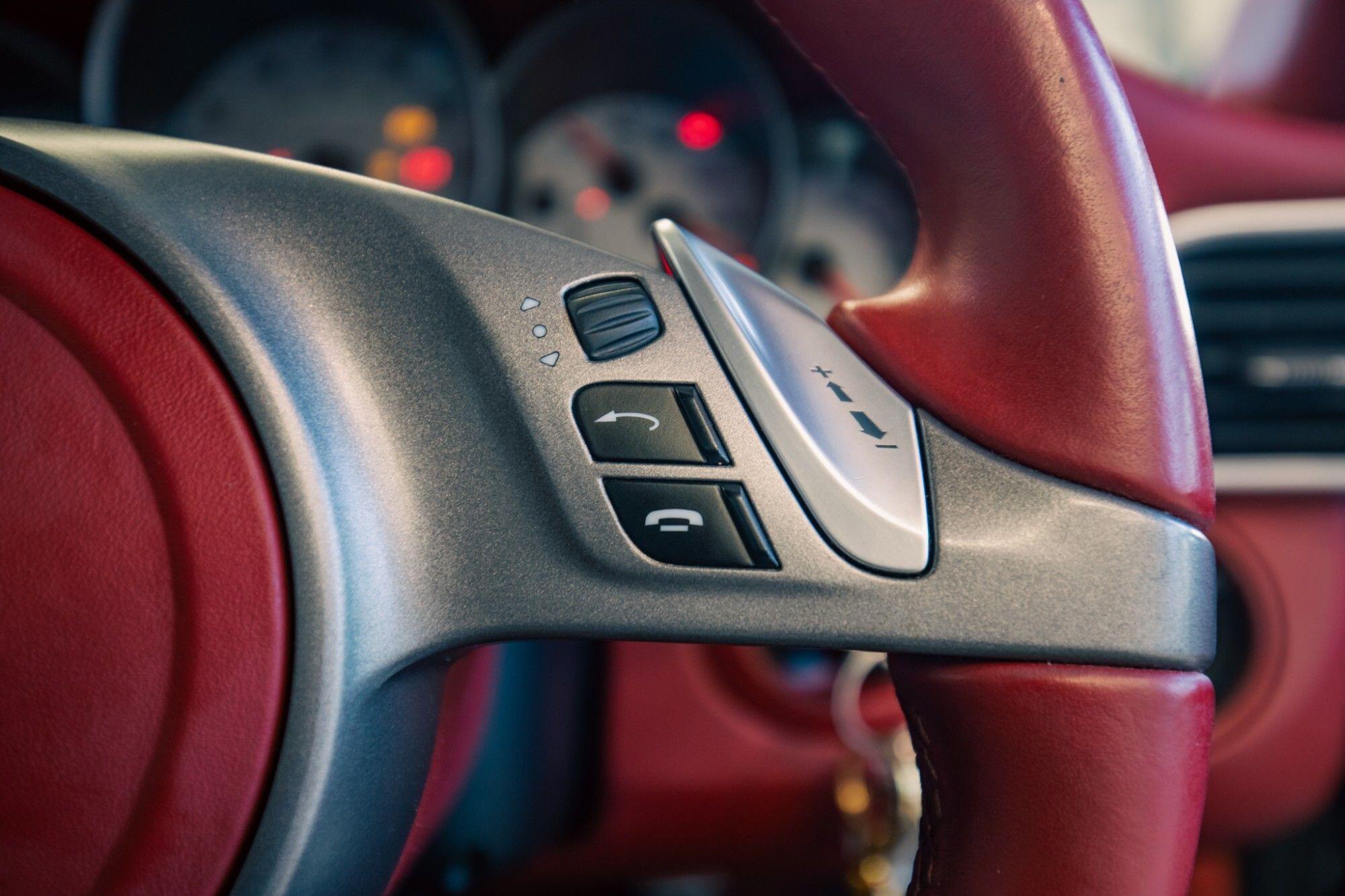 Porsche 911 view 17