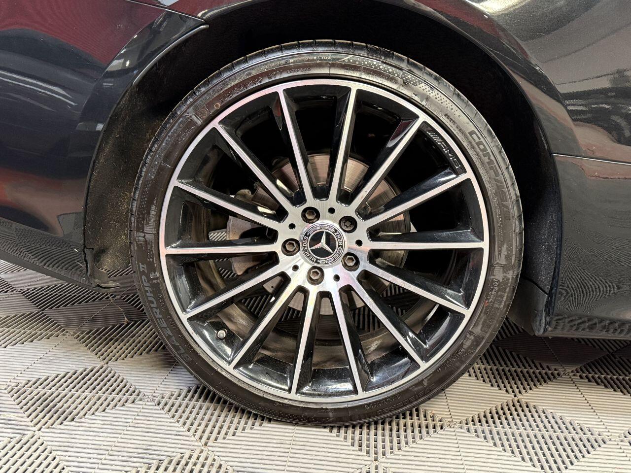 Mercedes-Benz E Class view 19
