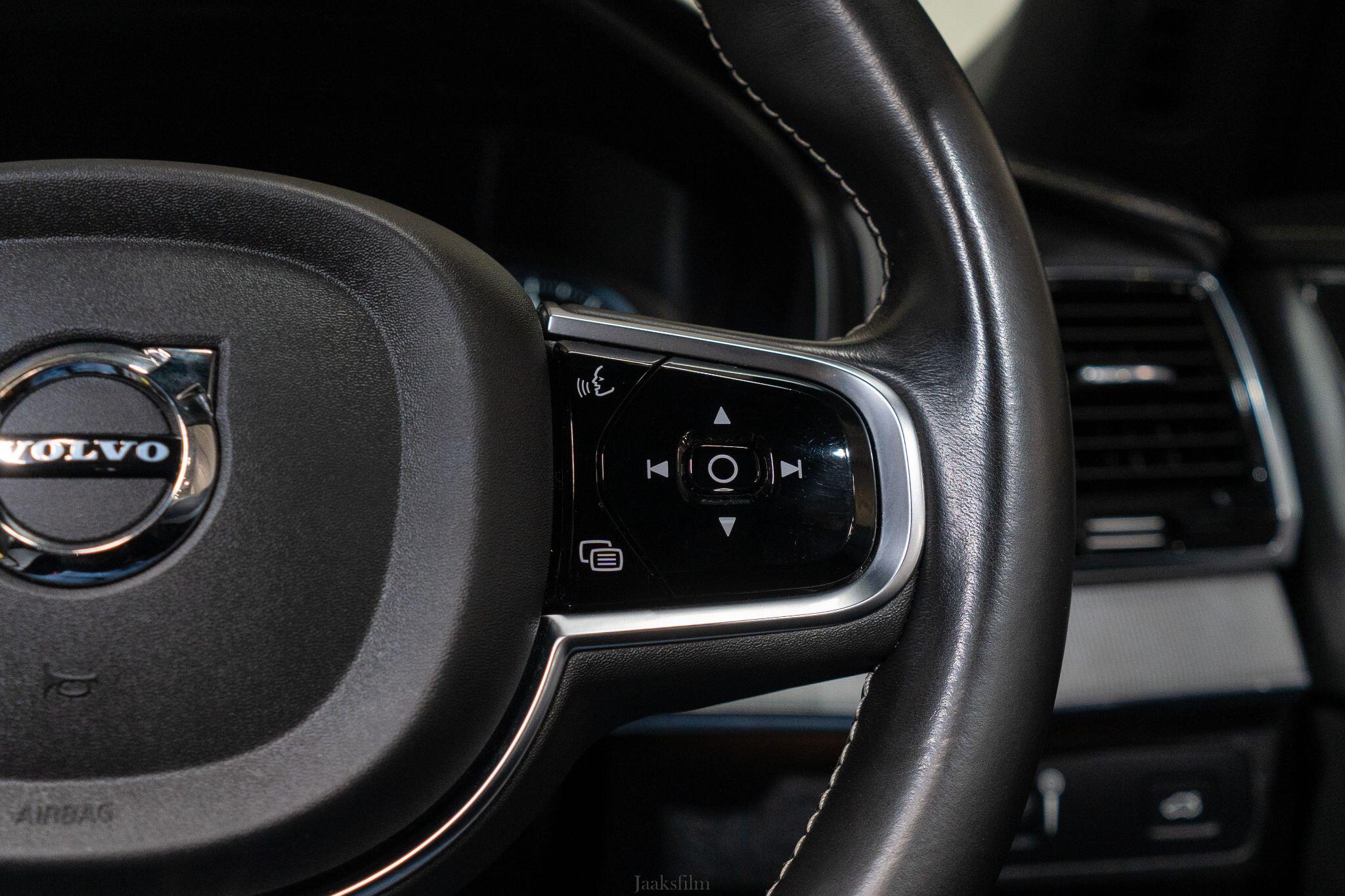 Volvo XC90 view 23