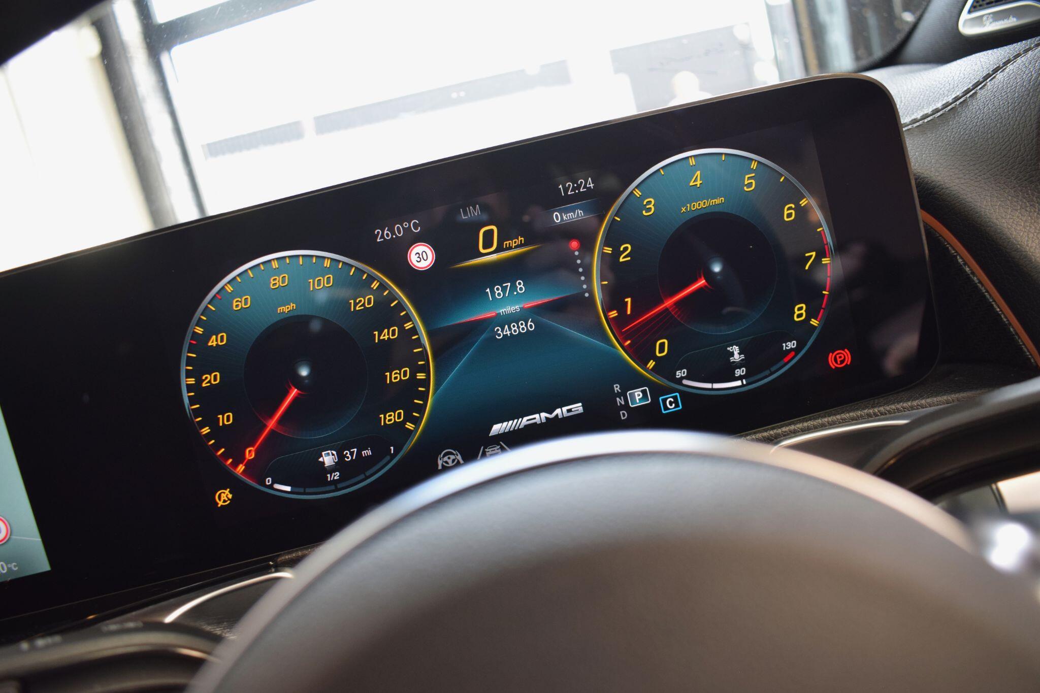Mercedes-Benz GLB view 25