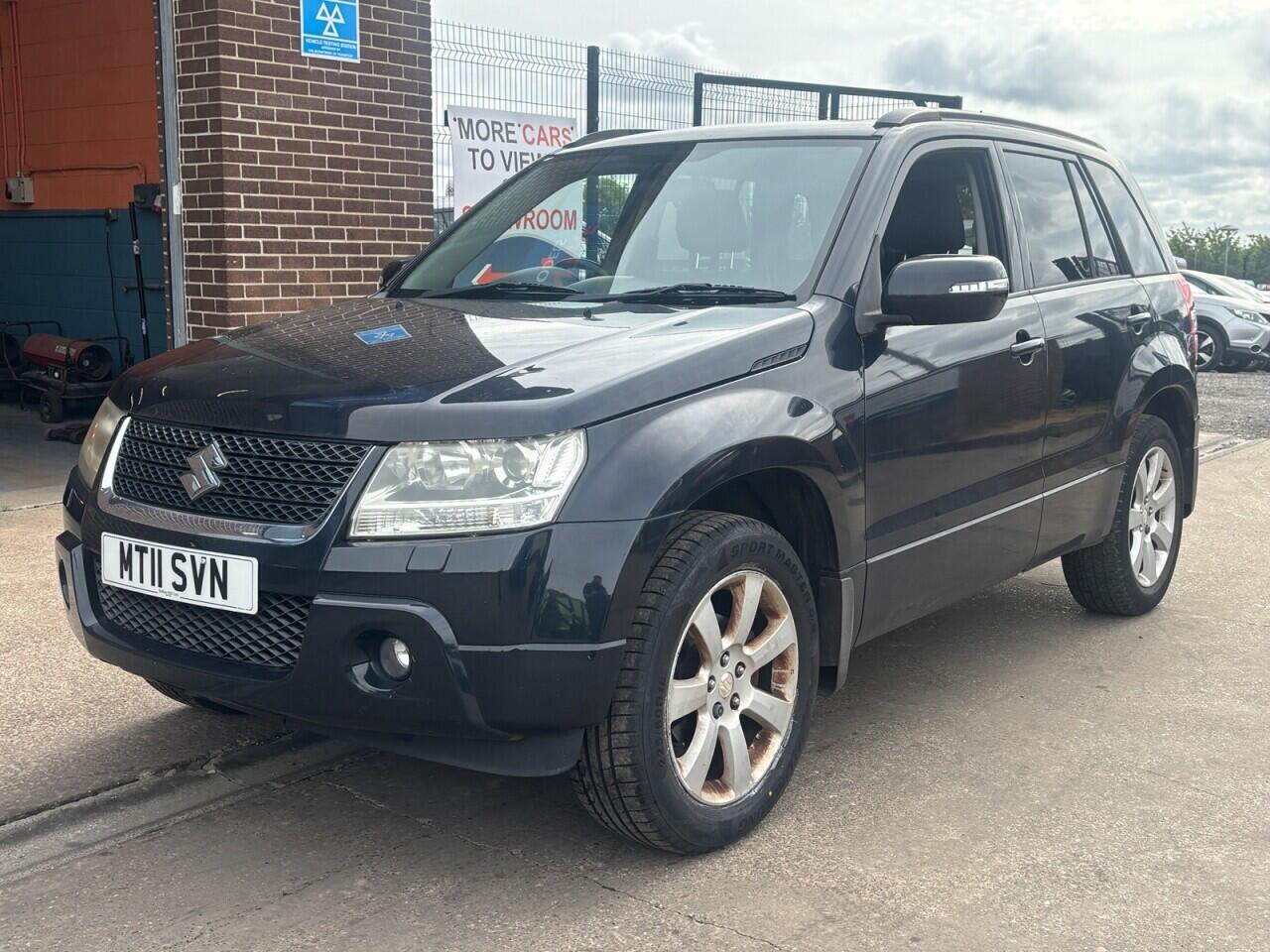 Suzuki Grand Vitara view 3